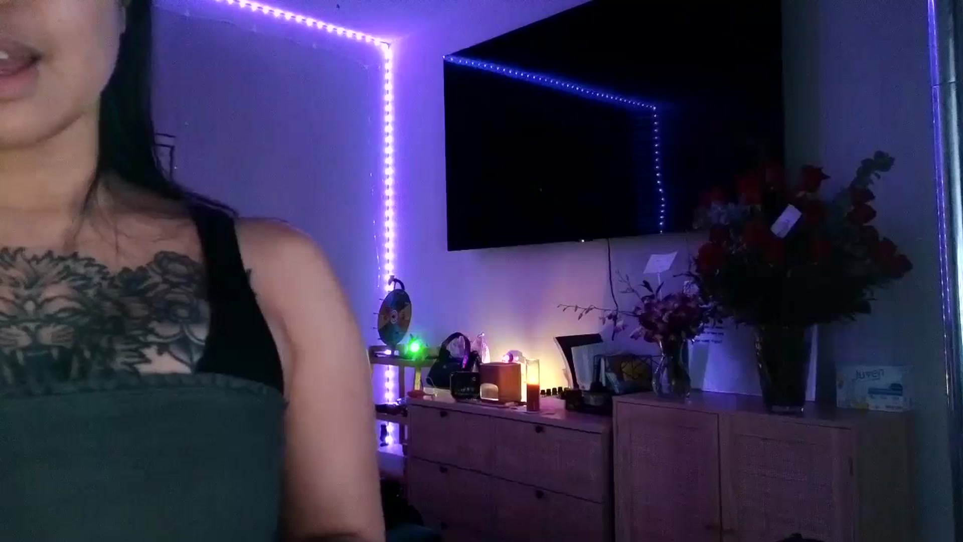 Gallery image thumbnail from dolllface's myfreecams stream on, 10/04/2024, 11:39 image 2 of 20