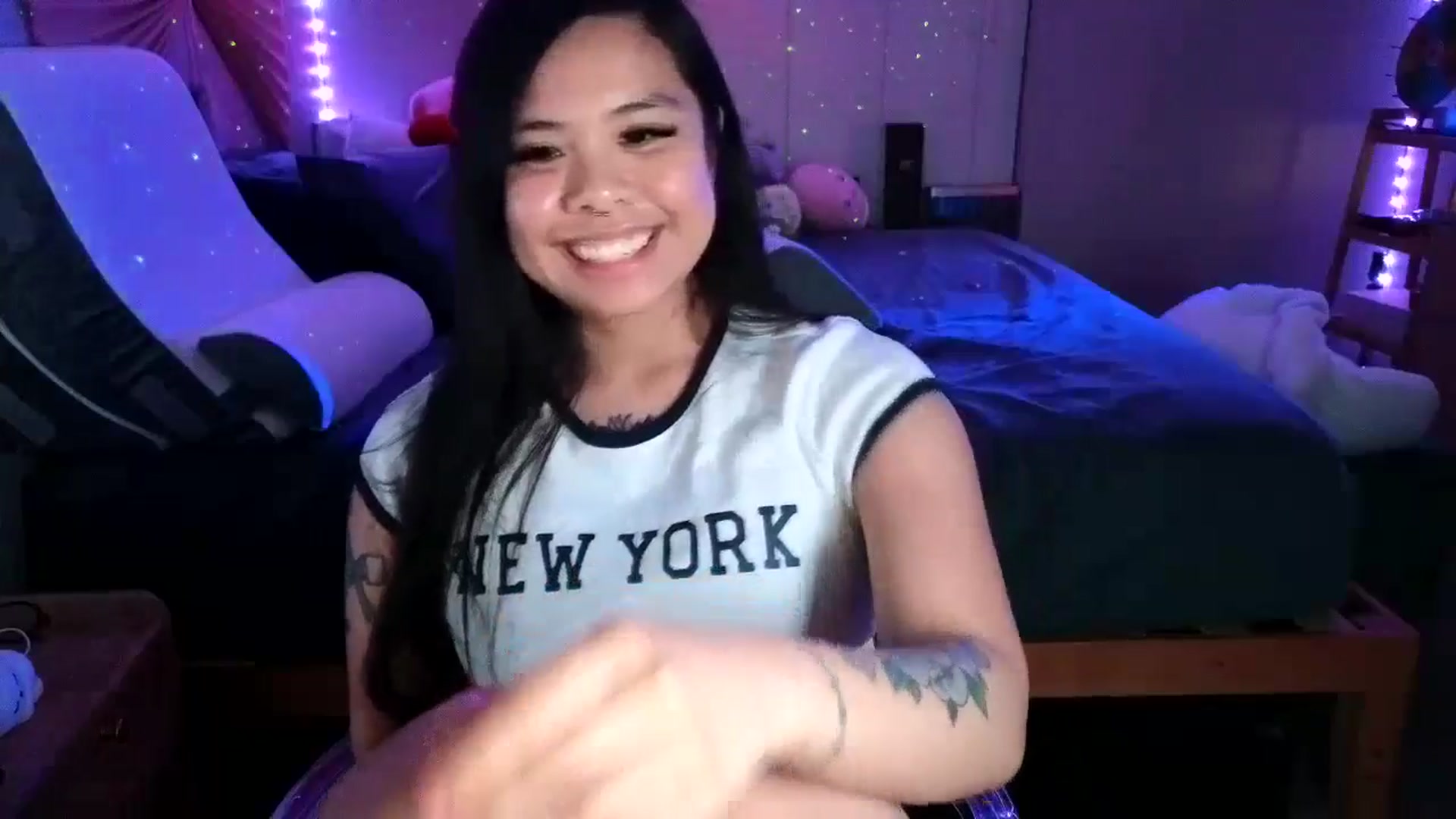 Gallery image thumbnail from dolllface's myfreecams stream on, 10/08/2024, 07:03 image 12 of 20