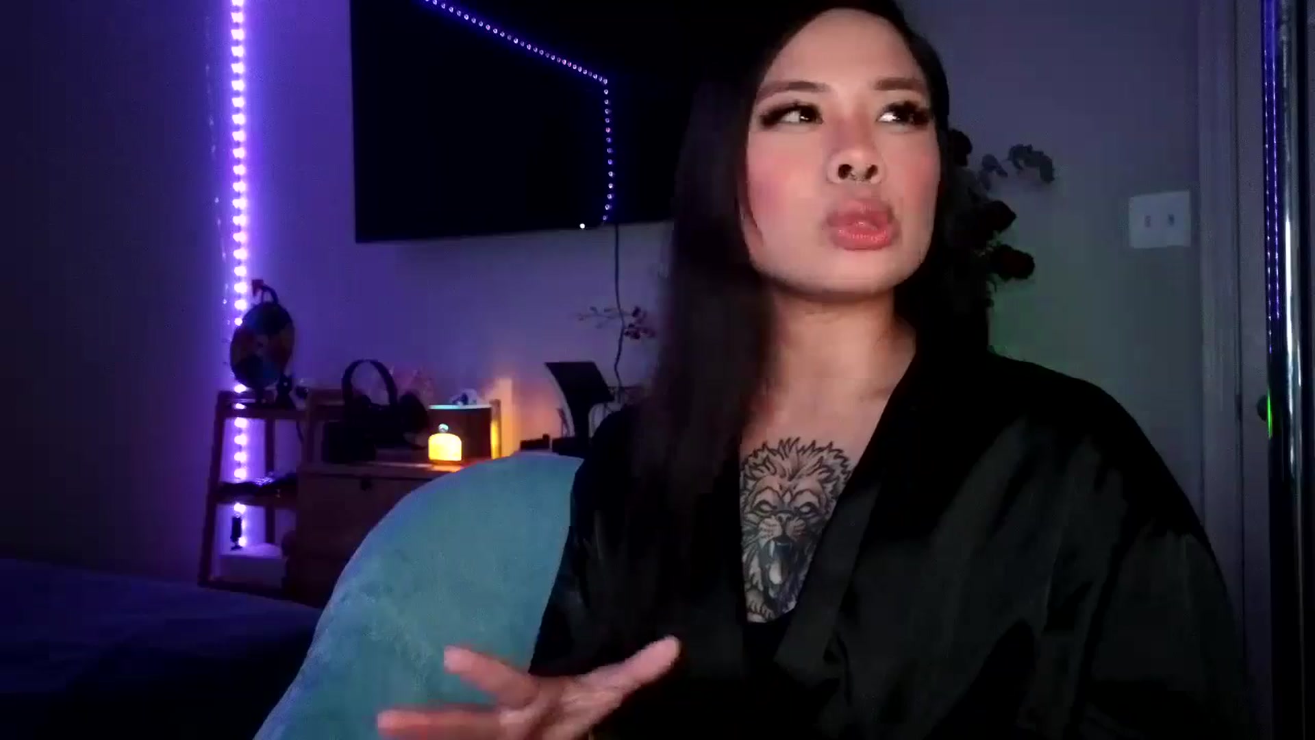 Gallery image thumbnail from dolllface's myfreecams stream on, 10/13/2024, 11:53 image 10 of 20