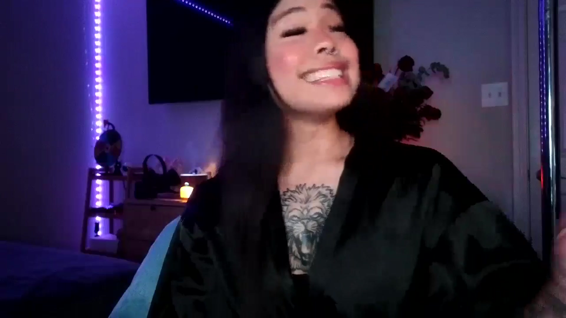 Gallery image thumbnail from dolllface's myfreecams stream on, 10/13/2024, 11:53 image 4 of 20