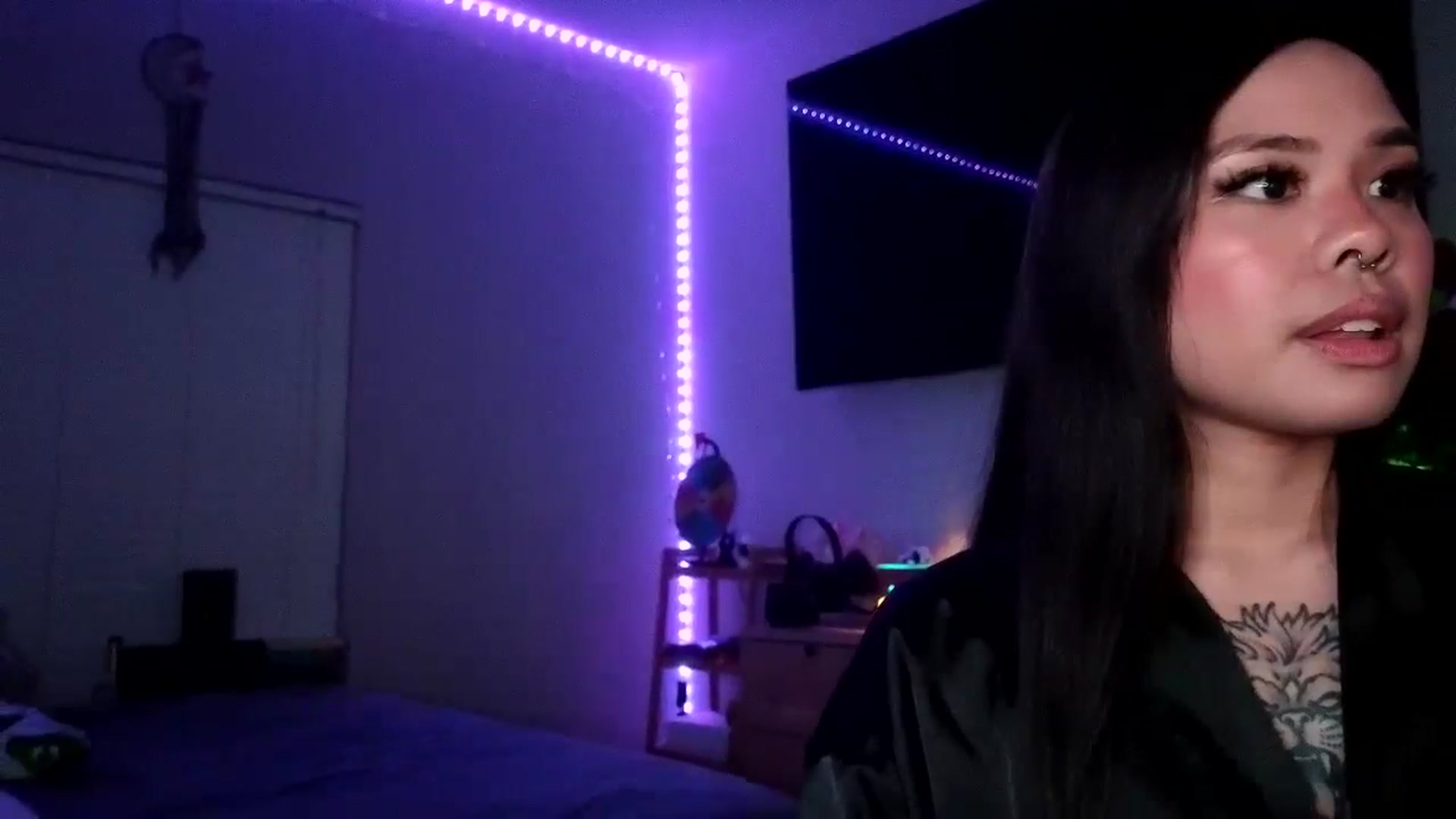 Gallery image thumbnail from dolllface's myfreecams stream on, 10/13/2024, 12:10 image 11 of 20