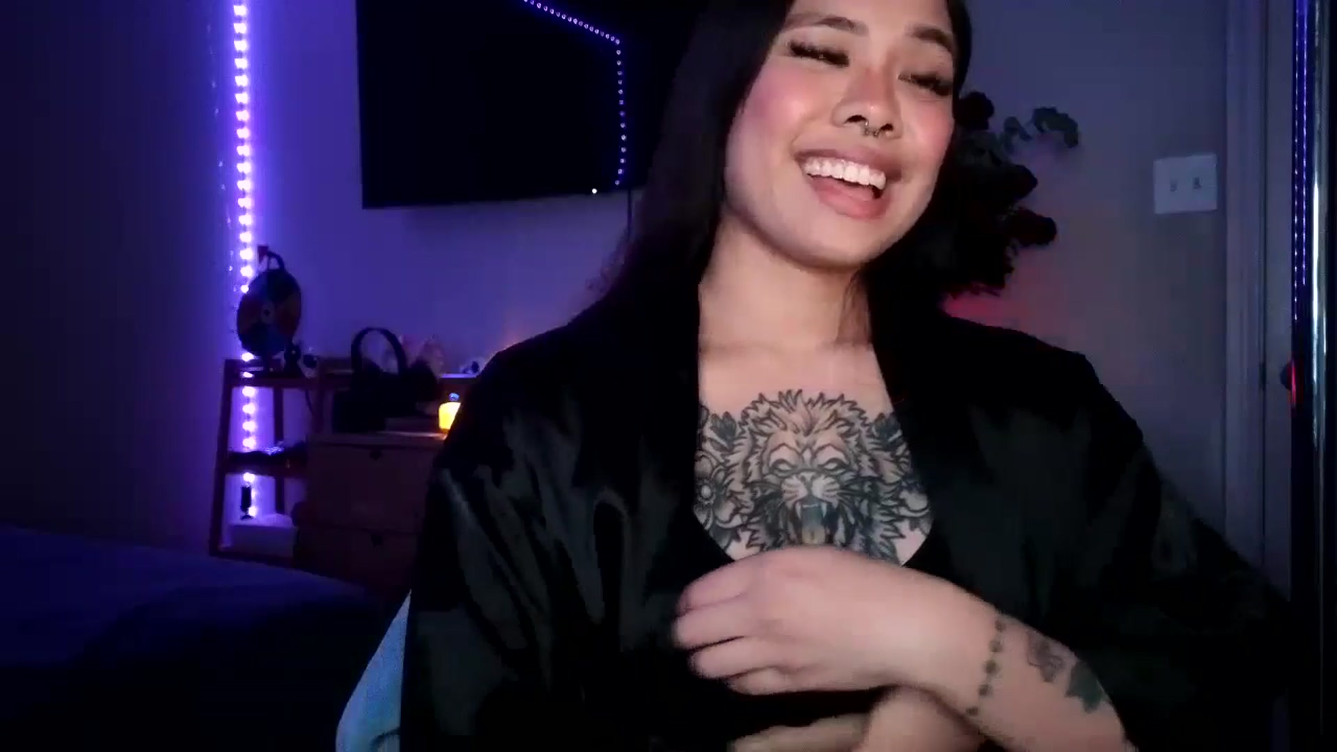 Gallery image thumbnail from dolllface's myfreecams stream on, 10/13/2024, 12:10 image 14 of 20