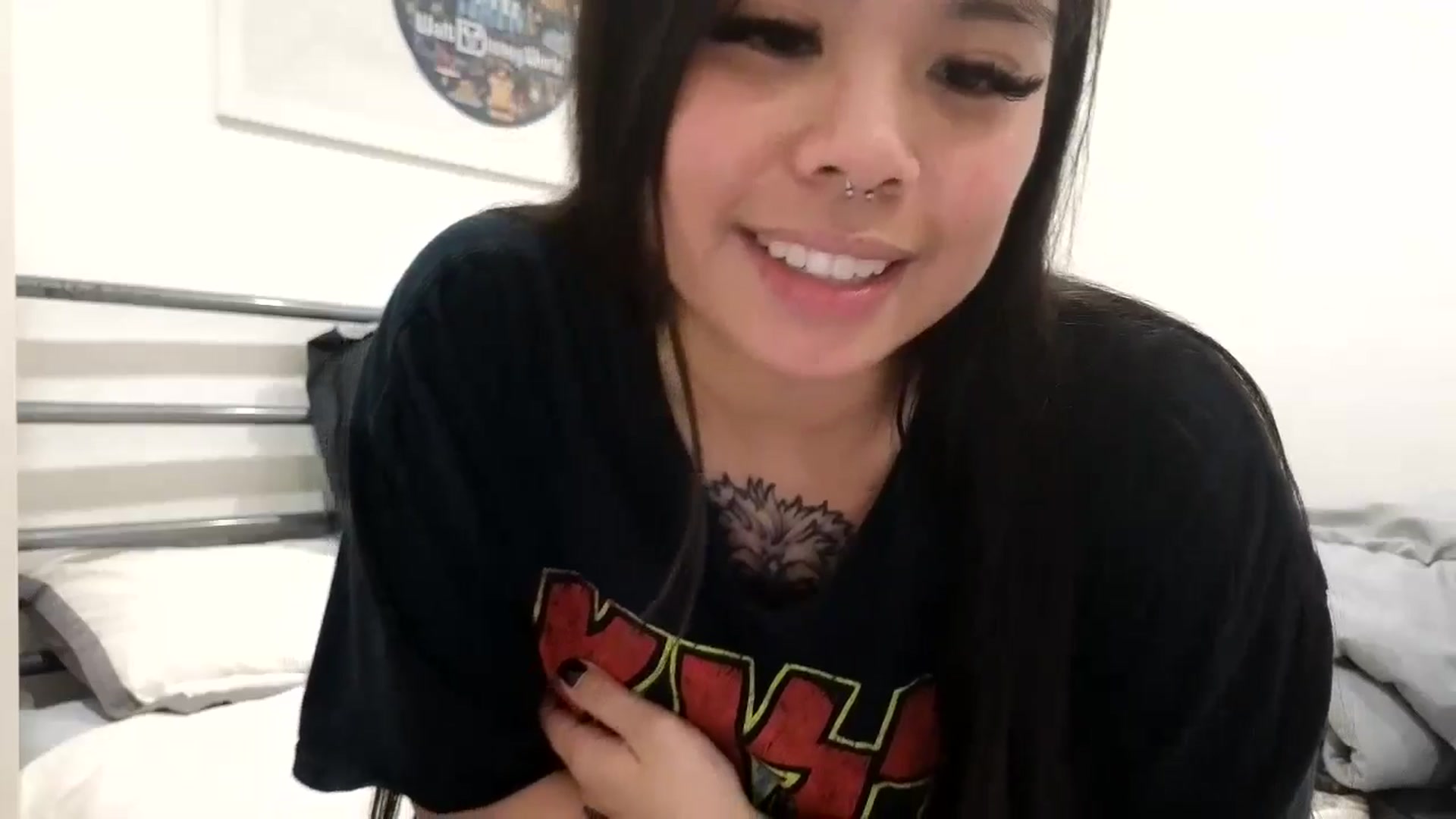 Gallery image thumbnail from dolllface's myfreecams stream on, 10/18/2024, 07:53 image 15 of 20