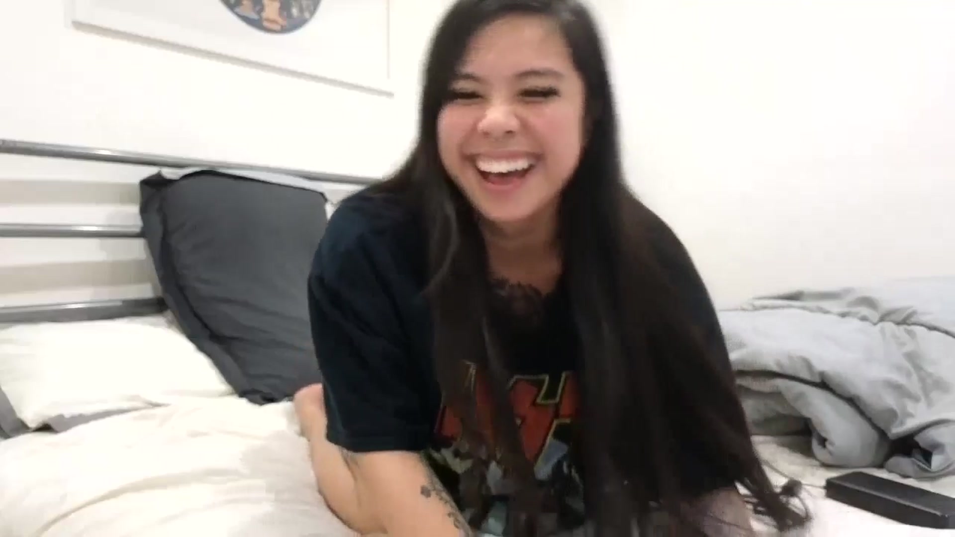 Gallery image thumbnail from dolllface's myfreecams stream on, 10/18/2024, 07:53 image 13 of 20