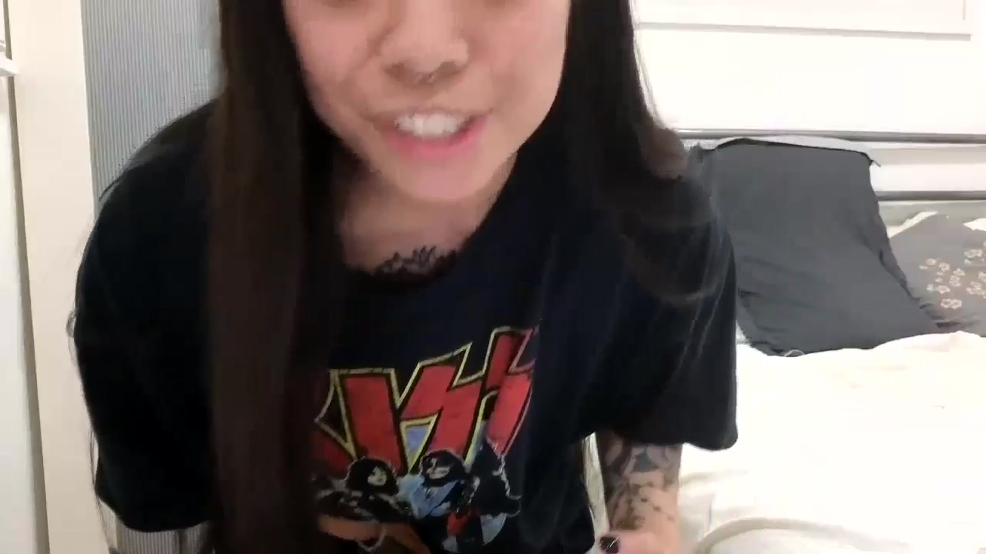 Gallery image thumbnail from dolllface's myfreecams stream on, 10/18/2024, 07:53 image 6 of 20