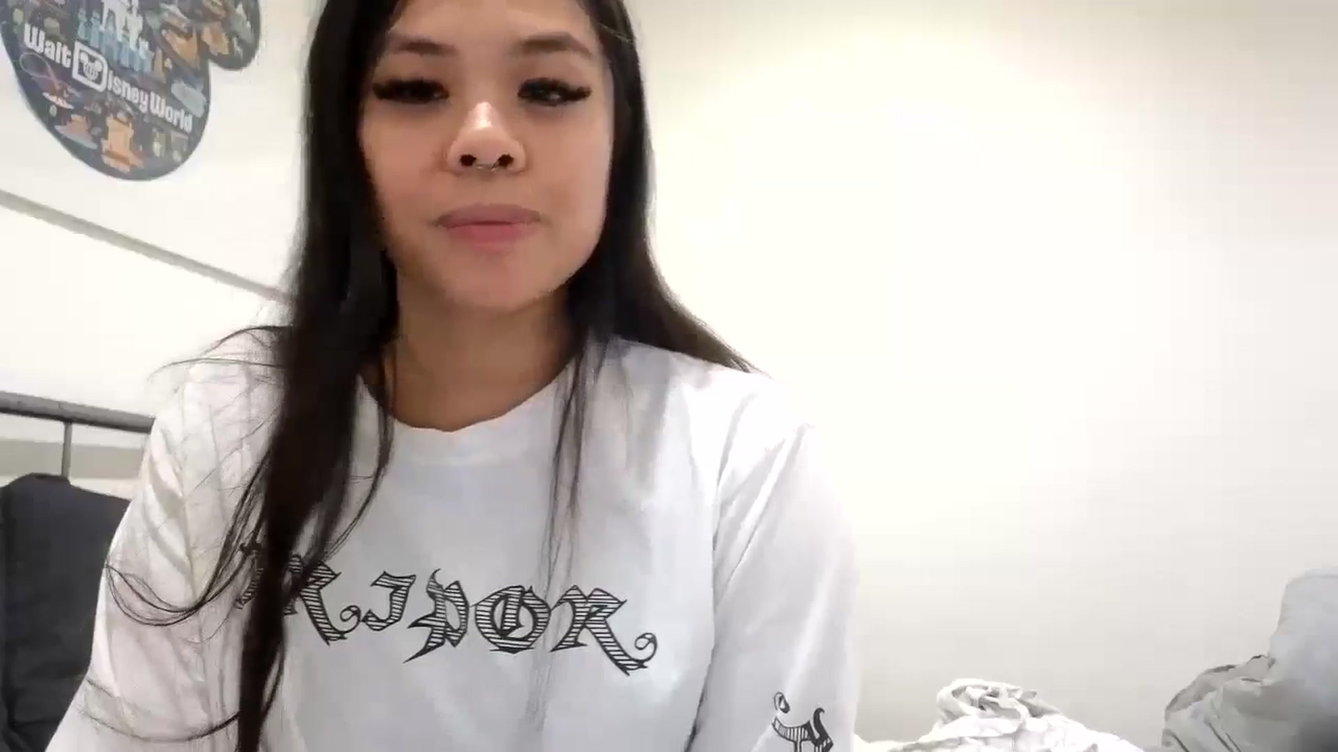Gallery image thumbnail from dolllface's myfreecams stream on, 10/19/2024, 08:25 image 15 of 20