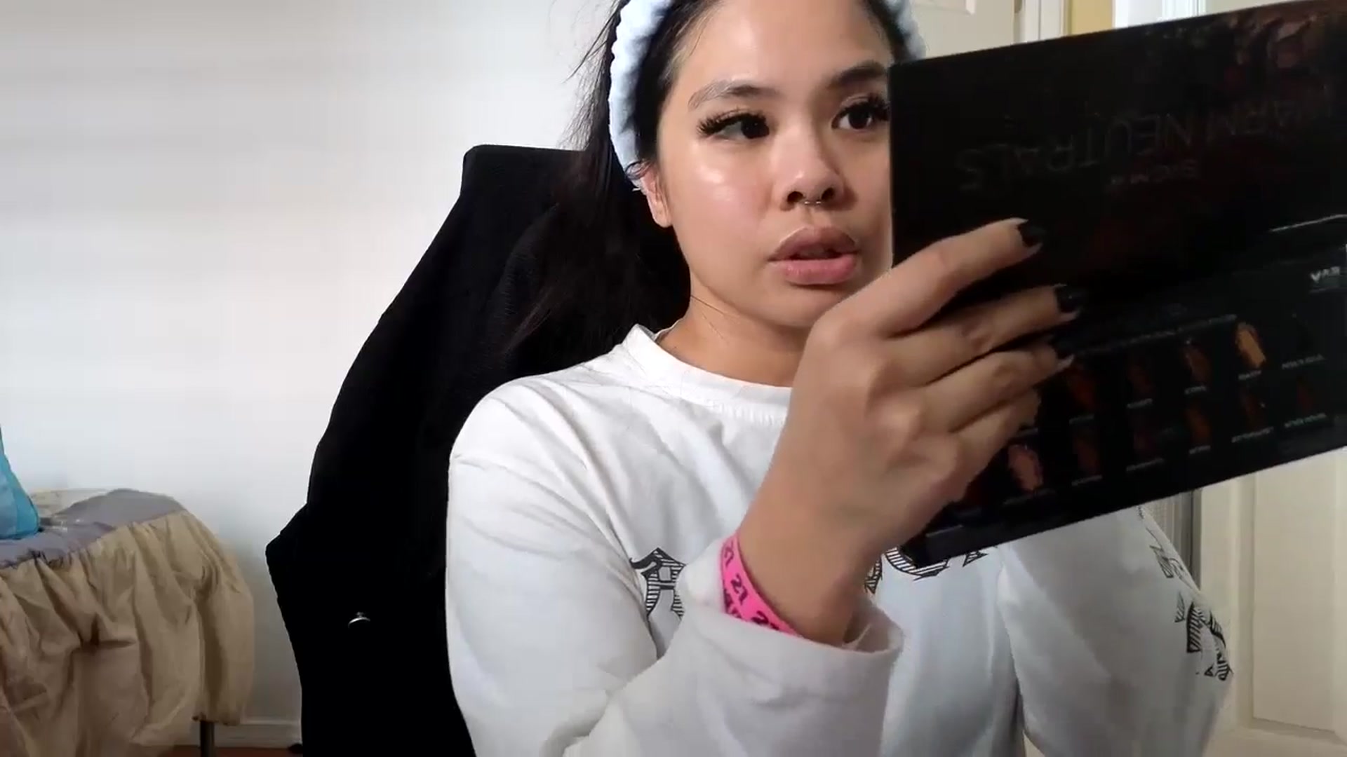 Gallery image thumbnail from dolllface's myfreecams stream on, 10/19/2024, 23:27 image 2 of 20