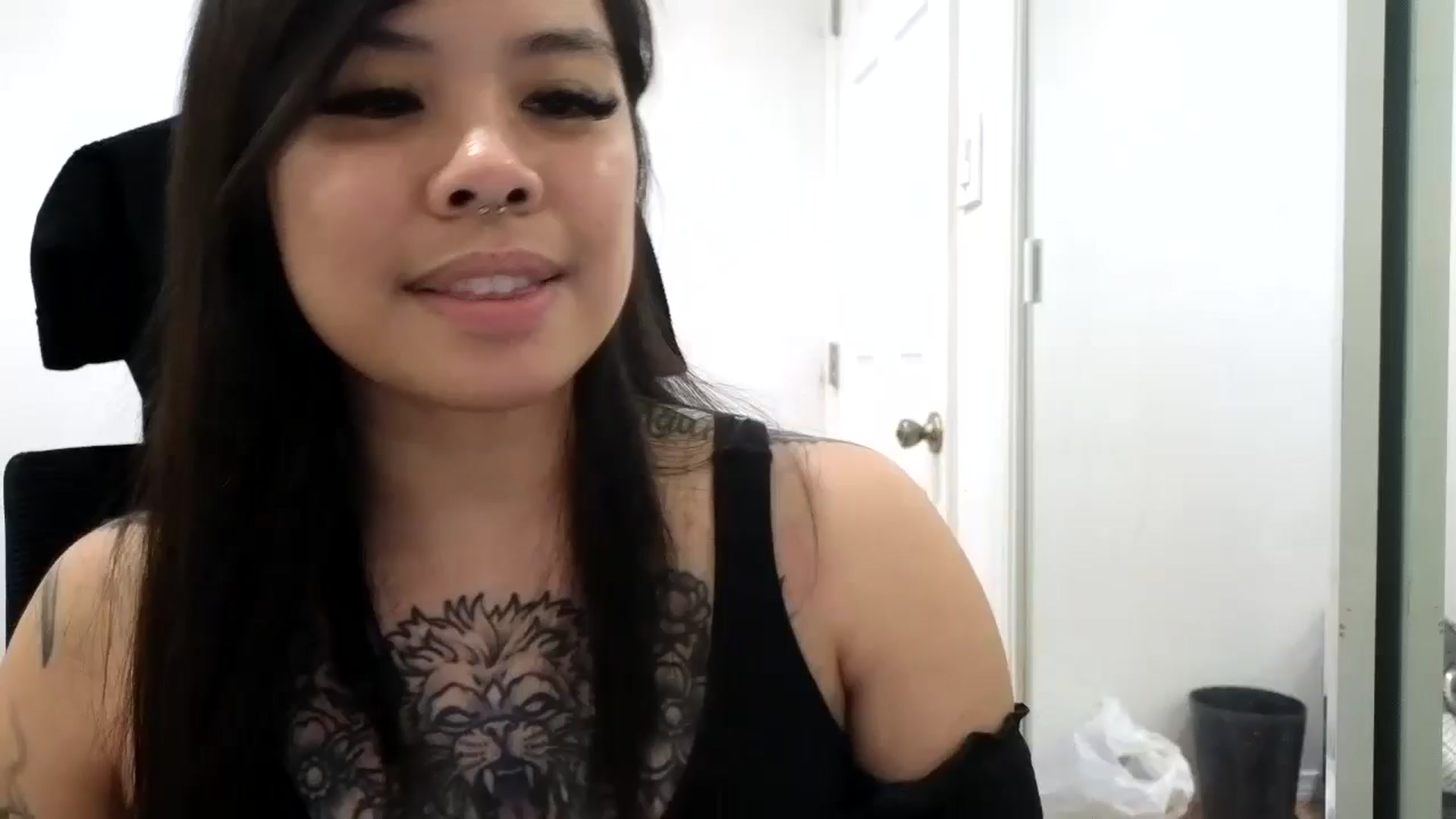 Gallery image thumbnail from dolllface's myfreecams stream on, 10/21/2024, 07:51 image 4 of 20