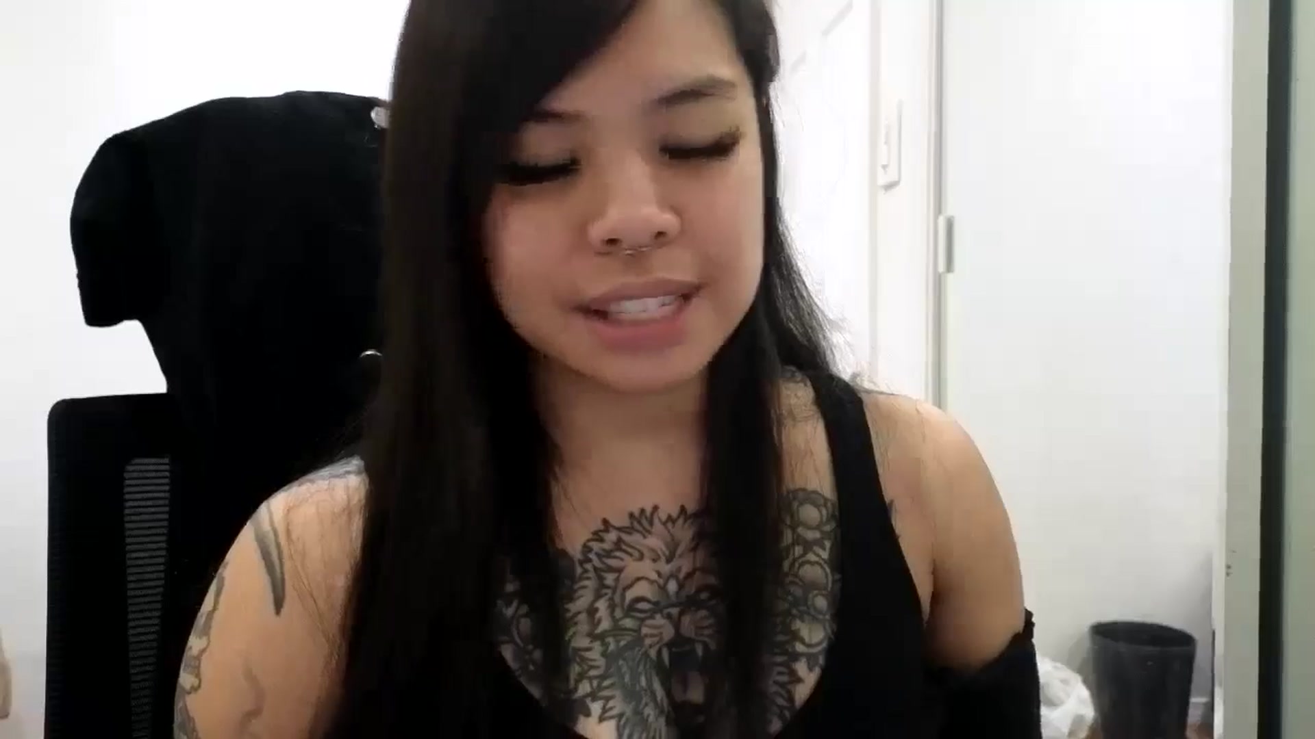 Gallery image thumbnail from dolllface's myfreecams stream on, 10/21/2024, 07:51 image 5 of 20