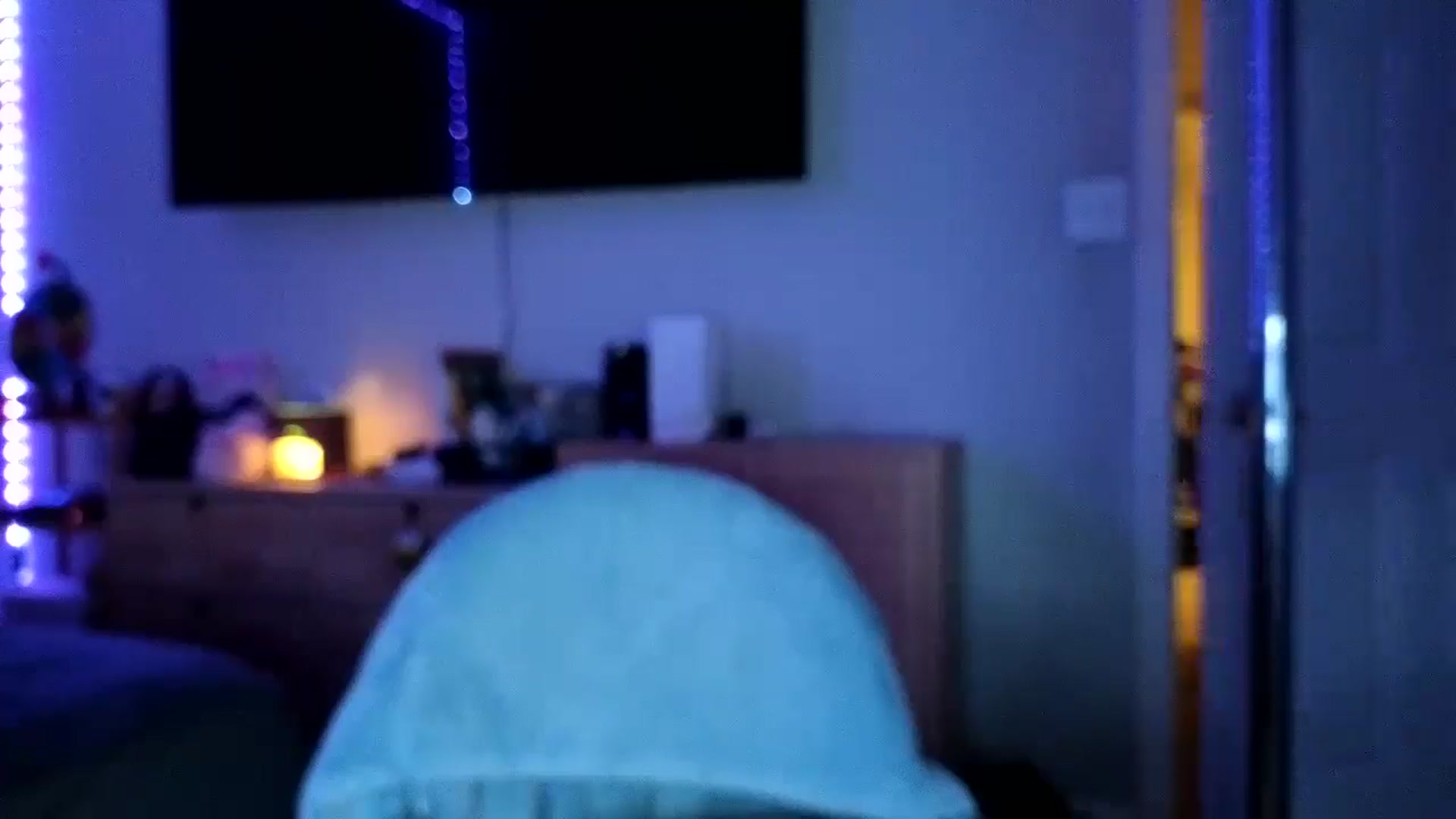 Gallery image thumbnail from dolllface's myfreecams stream on, 10/23/2024, 08:25 image 14 of 20