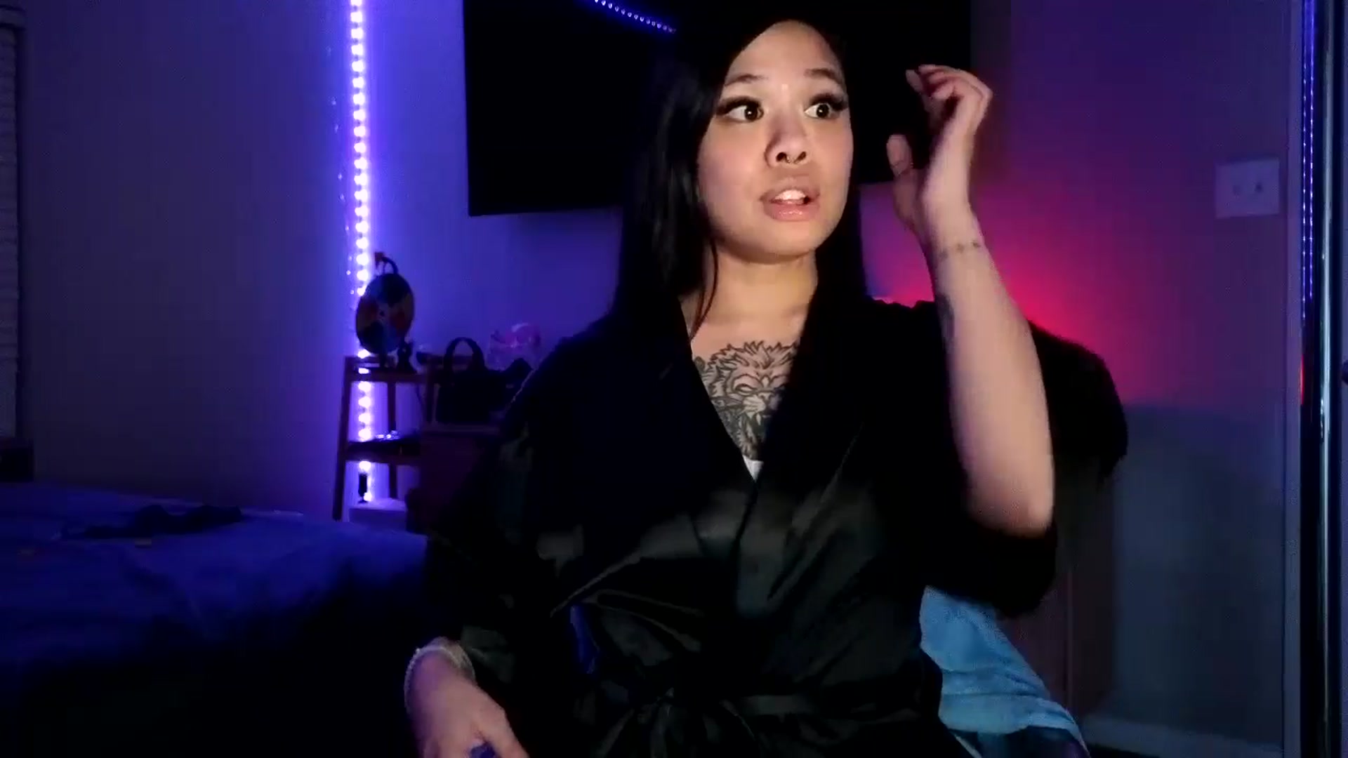 Gallery image thumbnail from dolllface's myfreecams stream on, 10/24/2024, 09:13 image 9 of 20