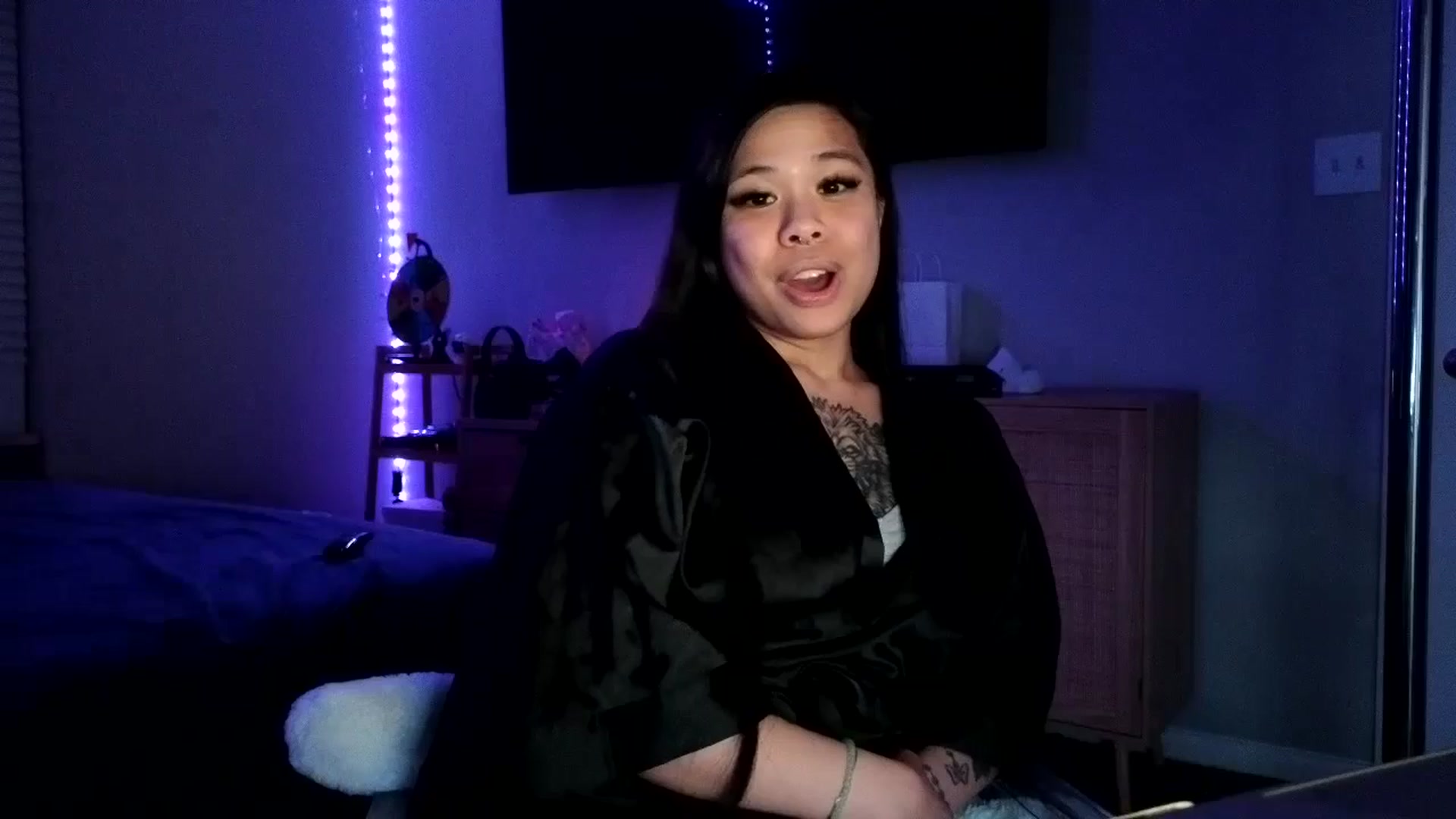 Gallery image thumbnail from dolllface's myfreecams stream on, 10/24/2024, 10:58 image 15 of 20