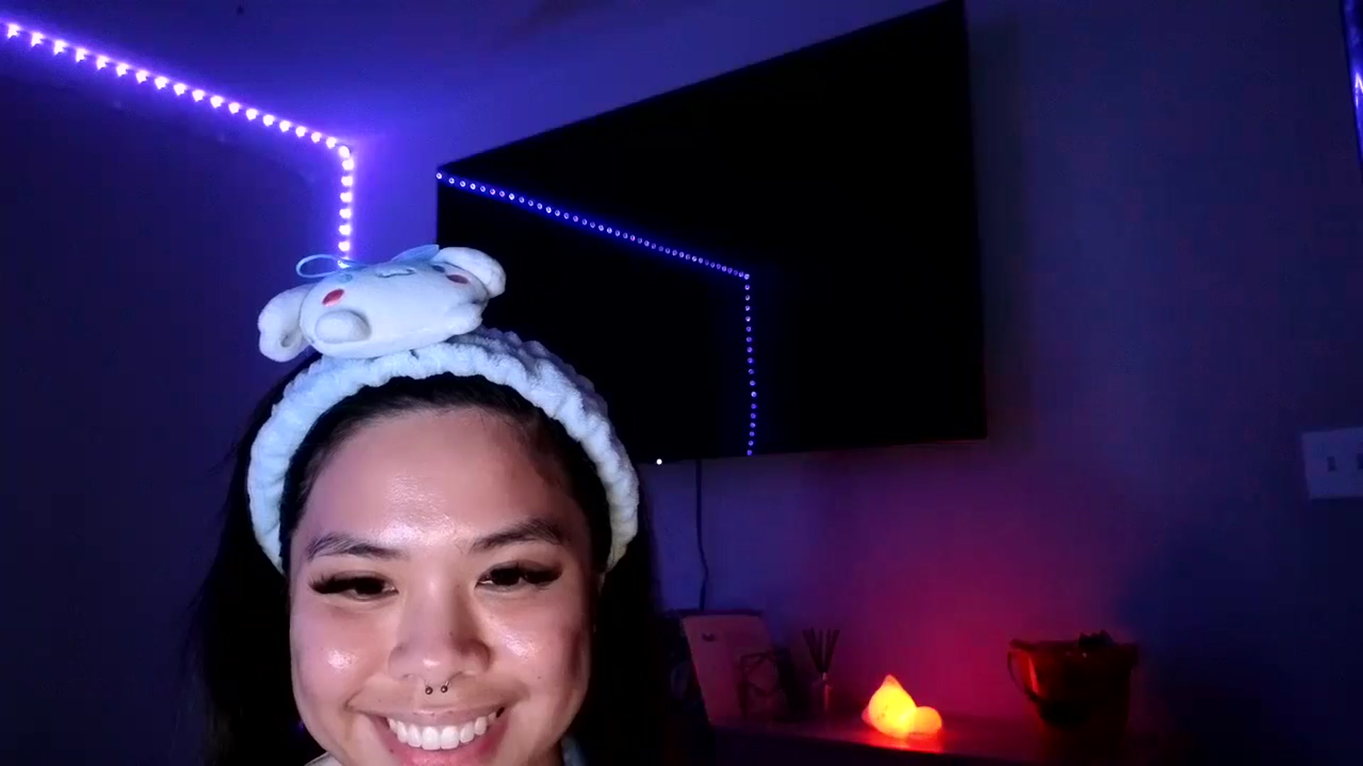 Gallery image thumbnail from dolllface's myfreecams stream on, 10/30/2024, 08:40 image 17 of 20