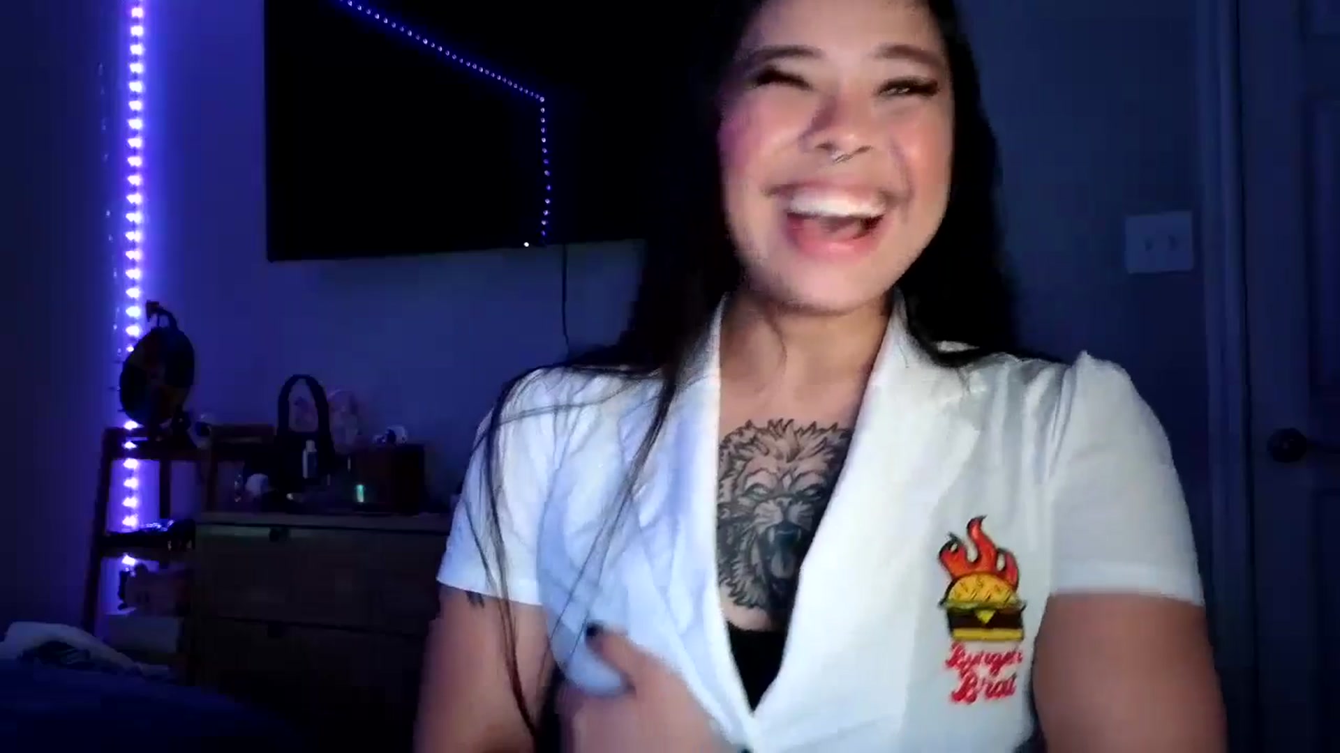Gallery image thumbnail from dolllface's myfreecams stream on, 10/30/2024, 08:40 image 5 of 20