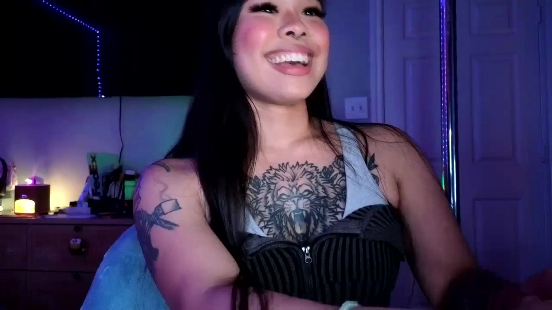 Gallery image thumbnail from dolllface's myfreecams stream on, 11/04/2024, 09:18 image 10 of 20