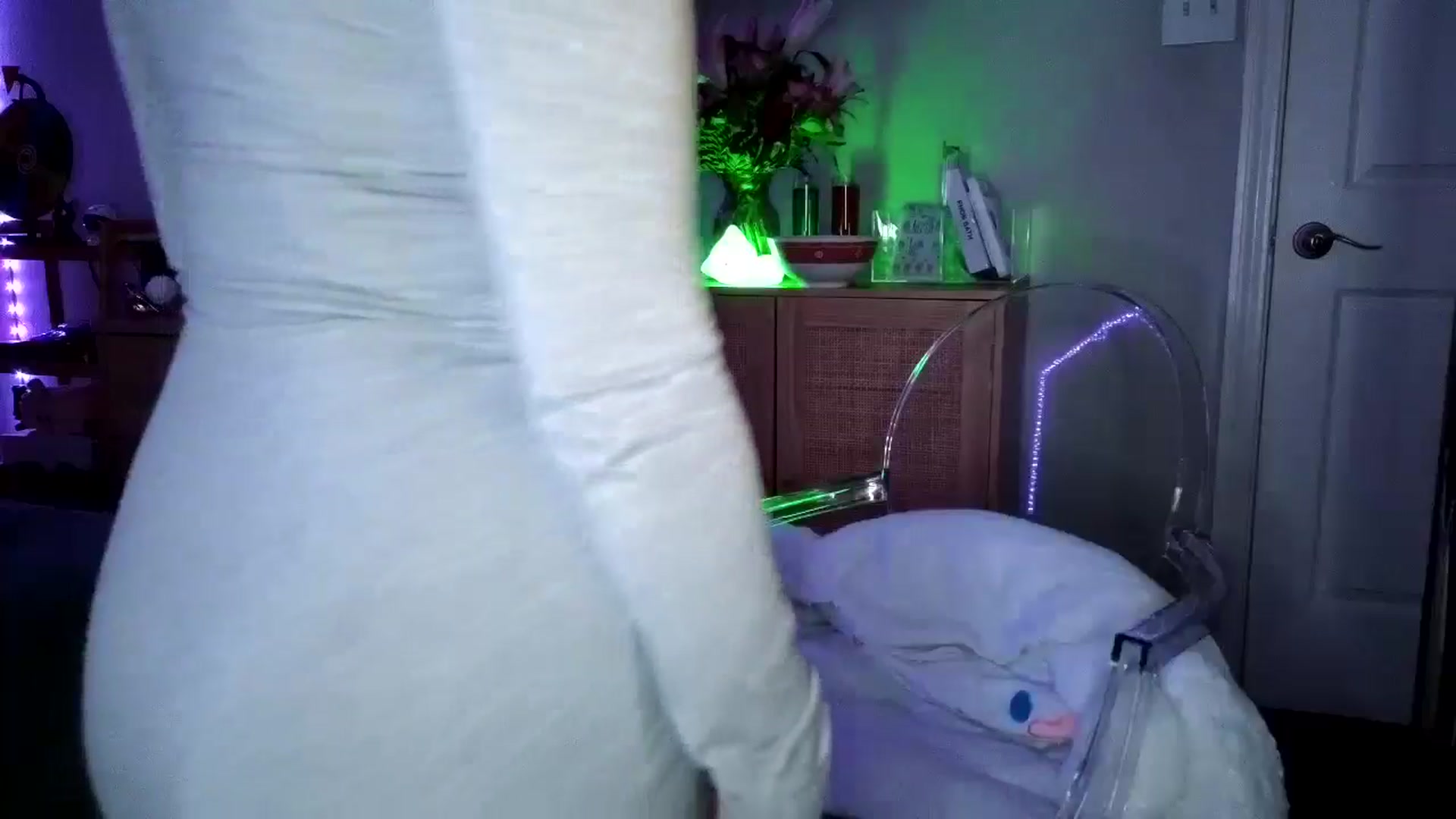 Gallery image thumbnail from dolllface's myfreecams stream on, 11/16/2024, 13:18 image 3 of 20