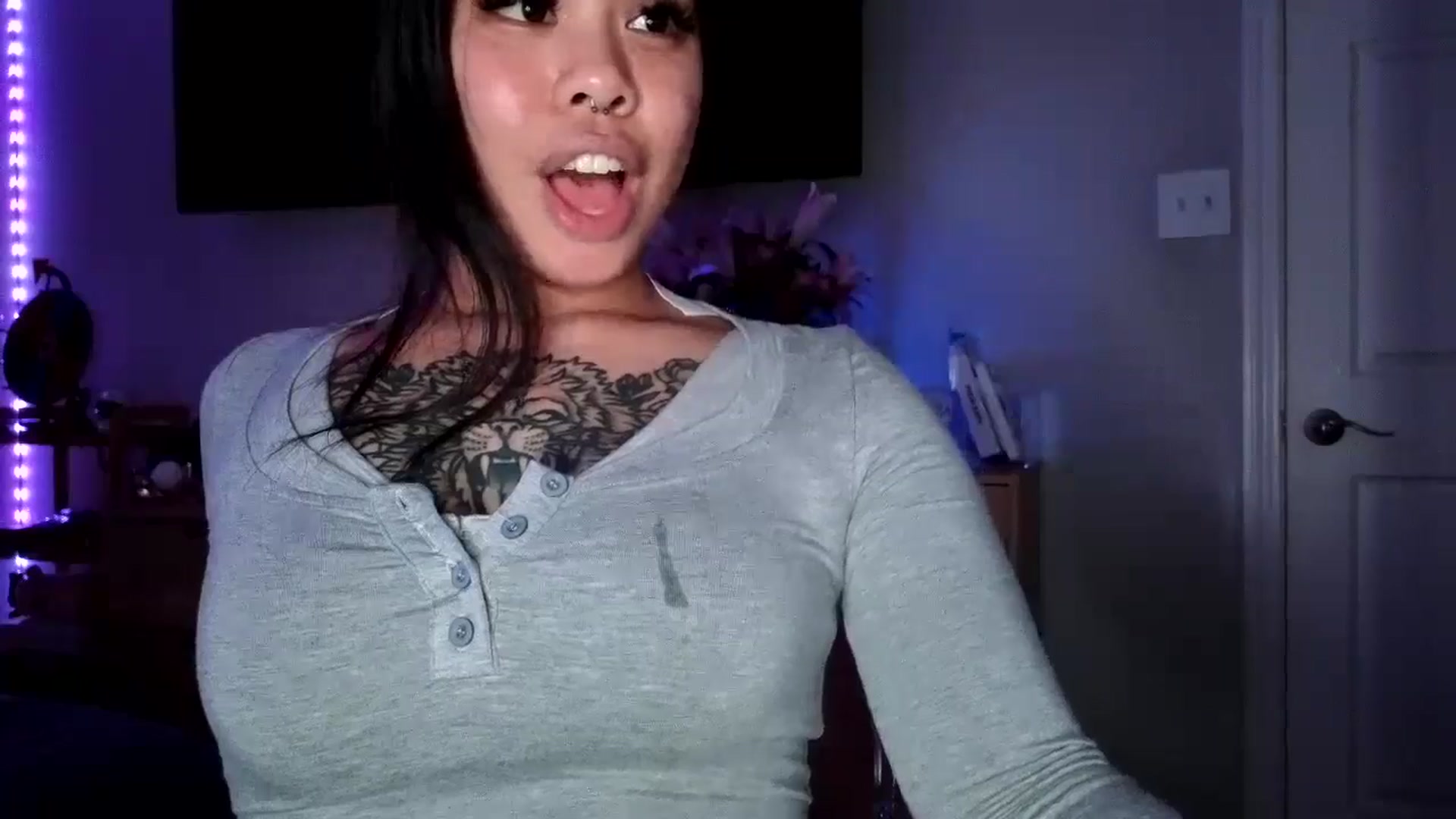 Gallery image thumbnail from dolllface's myfreecams stream on, 11/16/2024, 13:18 image 9 of 20
