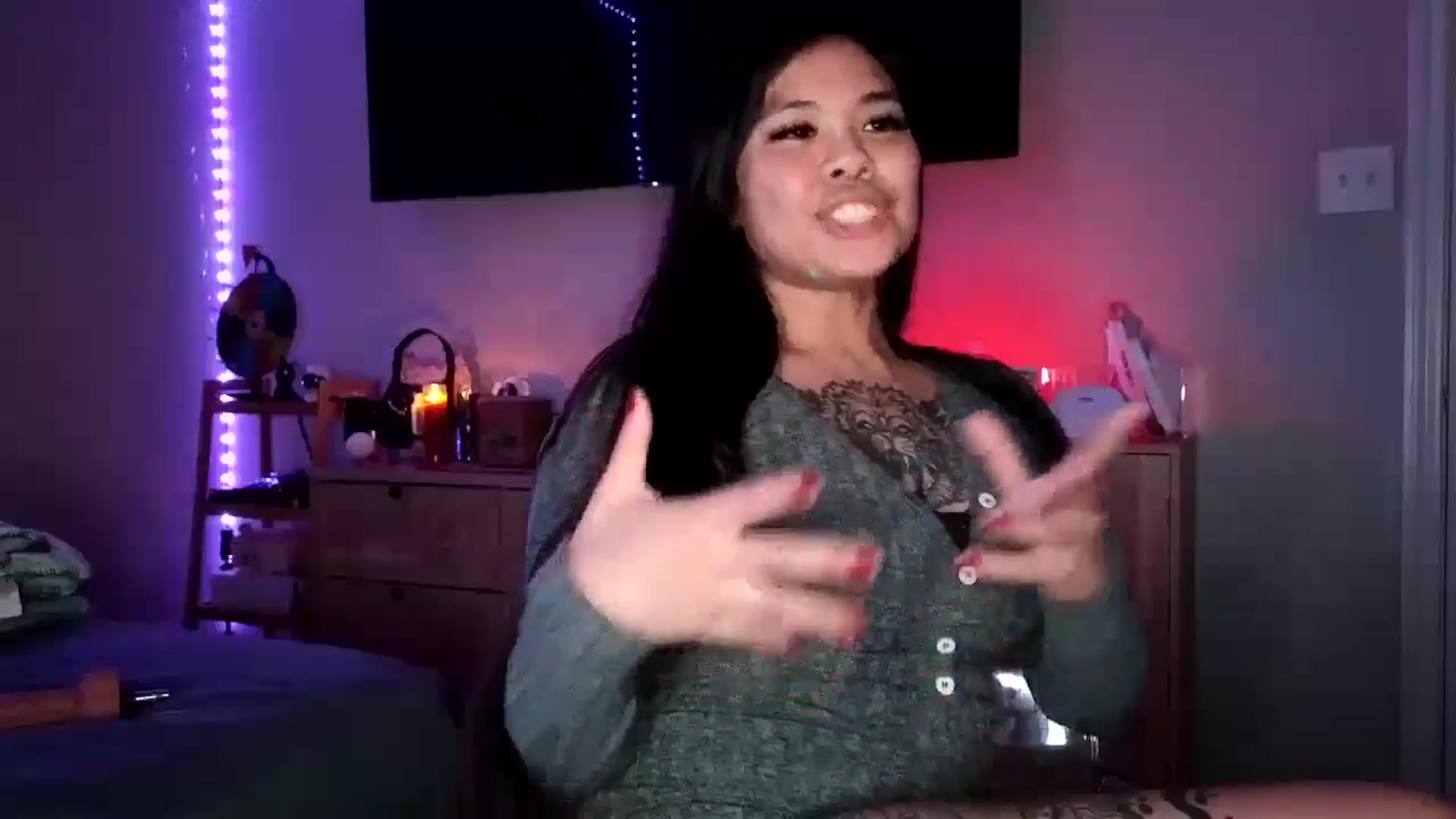 Gallery image thumbnail from dolllface's myfreecams stream on, 11/20/2024, 11:06 image 16 of 20
