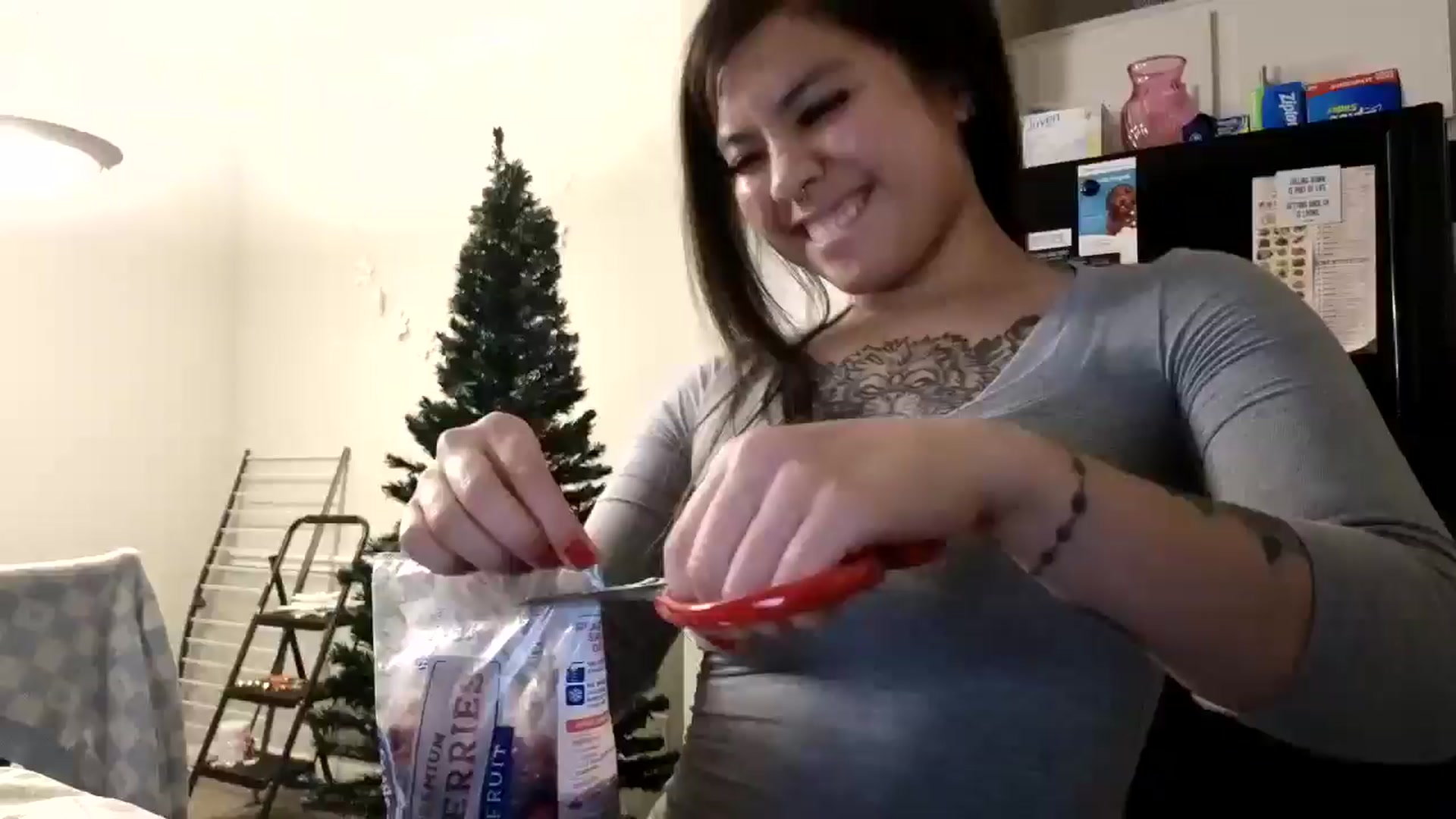 Gallery image thumbnail from dolllface's myfreecams stream on, 11/27/2024, 12:04 image 1 of 20