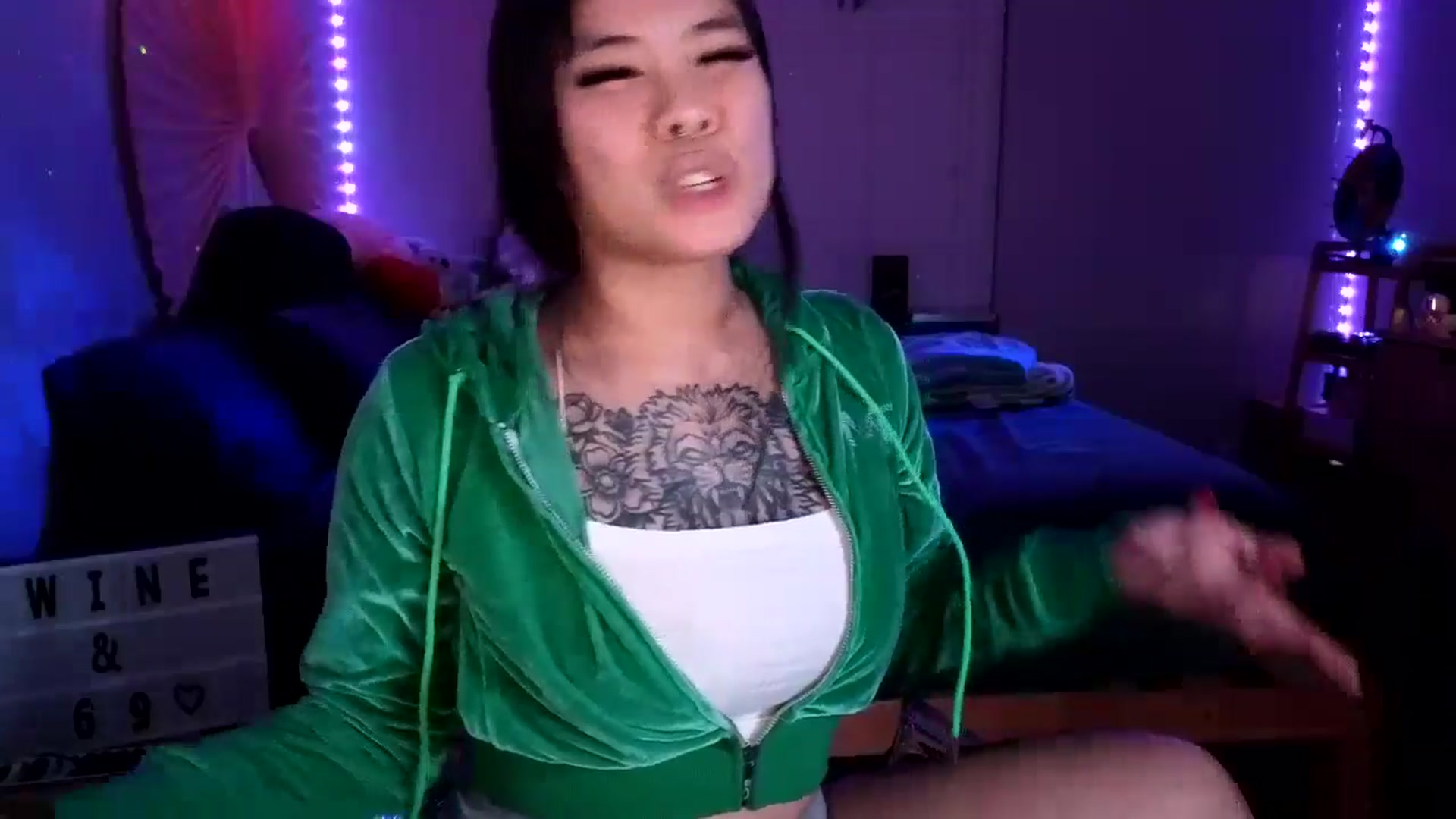 Gallery image thumbnail from dolllface's myfreecams stream on, 12/04/2024, 13:05 image 10 of 20