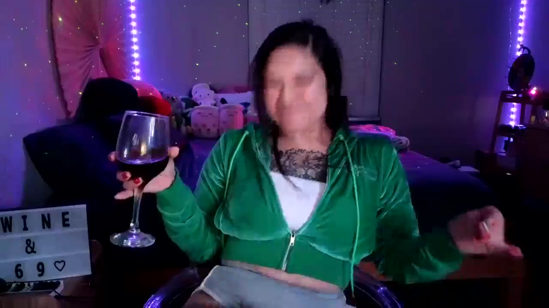 Gallery image thumbnail from dolllface's myfreecams stream on, 12/04/2024, 13:05 image 5 of 20