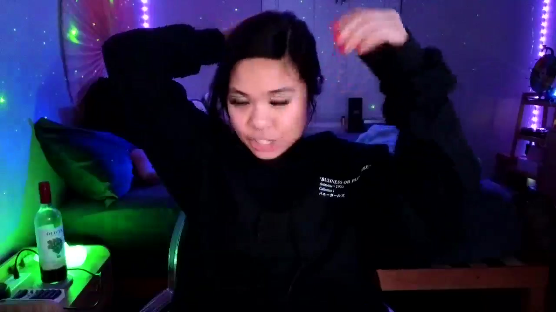 Gallery image thumbnail from dolllface's myfreecams stream on, 12/06/2024, 11:48 image 15 of 20