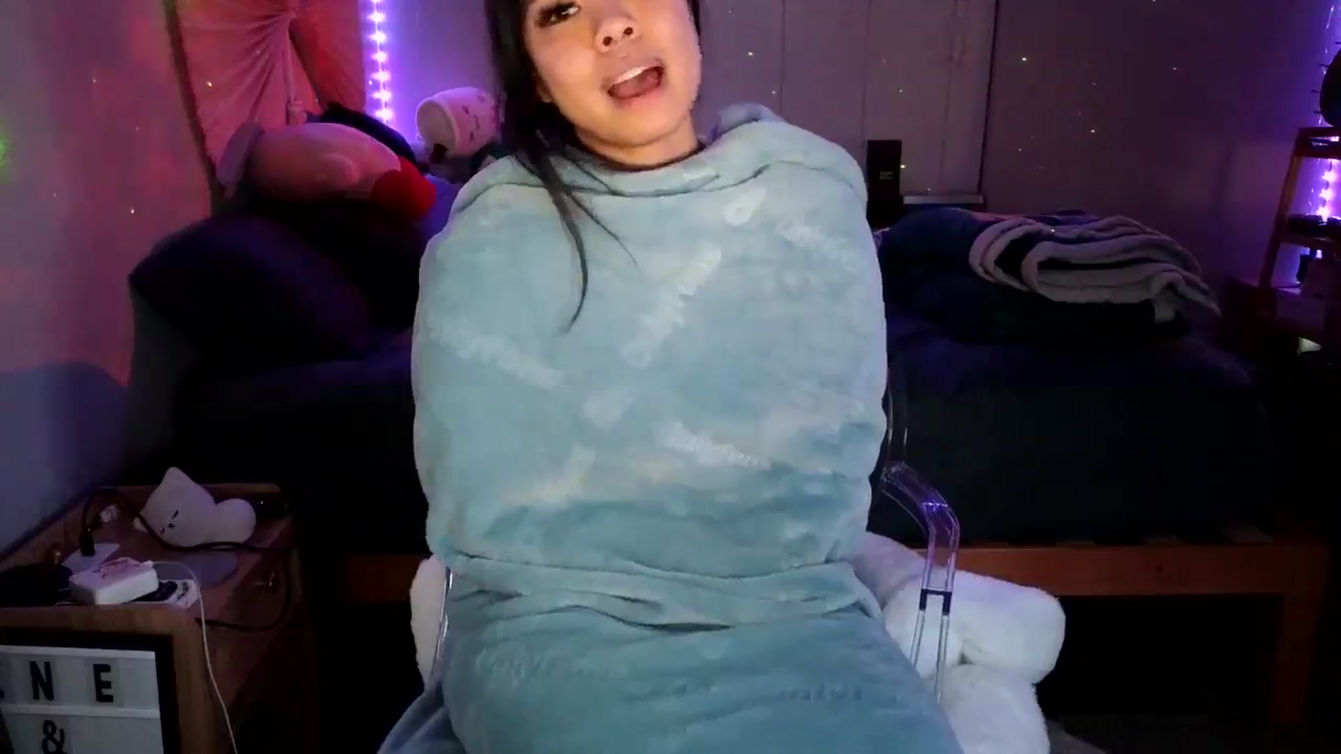 Gallery image thumbnail from dolllface's myfreecams stream on, 12/11/2024, 10:53 image 18 of 20