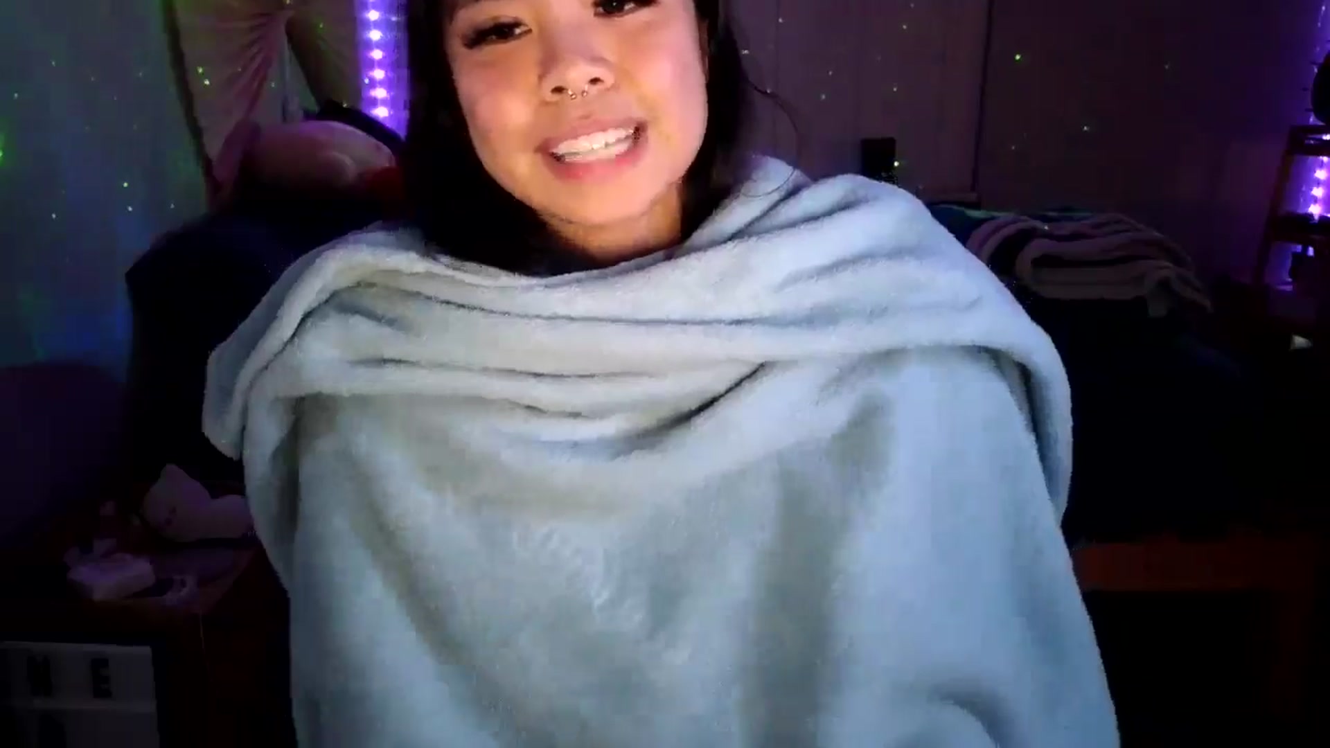 Gallery image thumbnail from dolllface's myfreecams stream on, 12/11/2024, 10:53 image 12 of 20