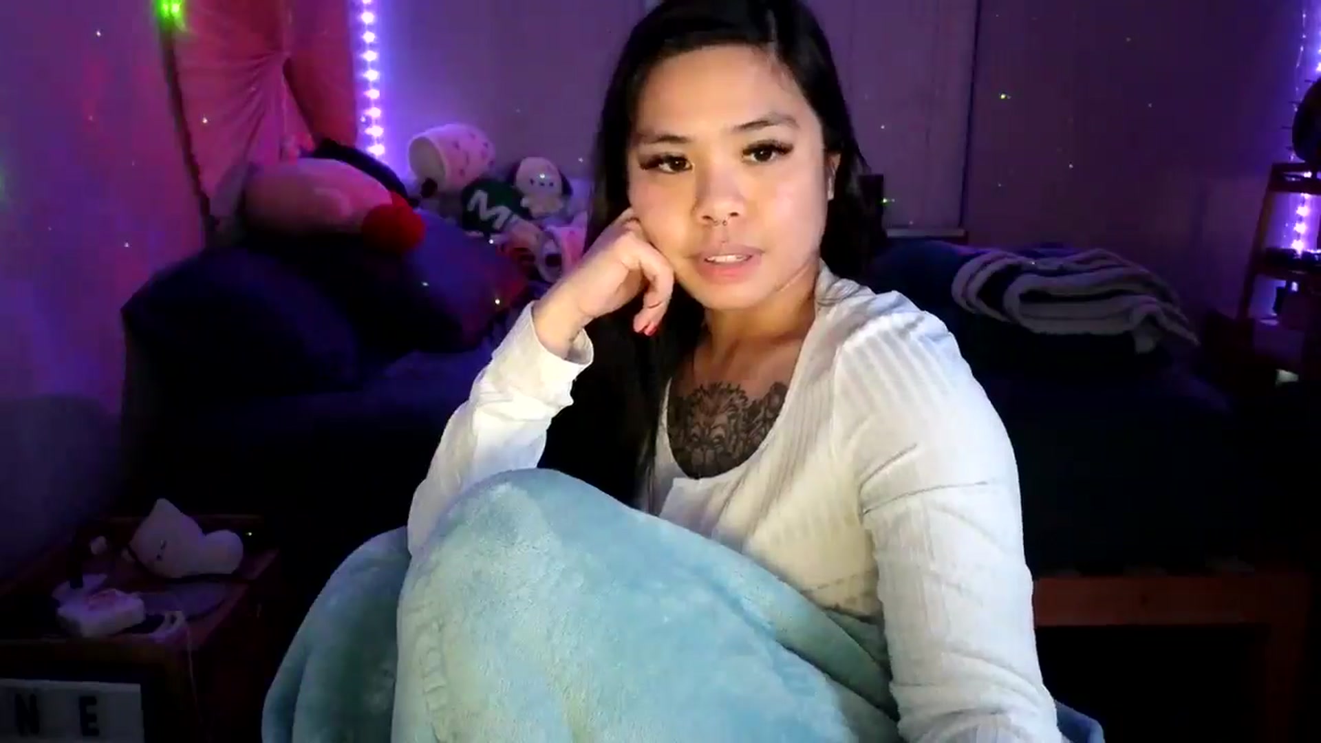 Gallery image thumbnail from dolllface's myfreecams stream on, 12/11/2024, 10:53 image 8 of 20