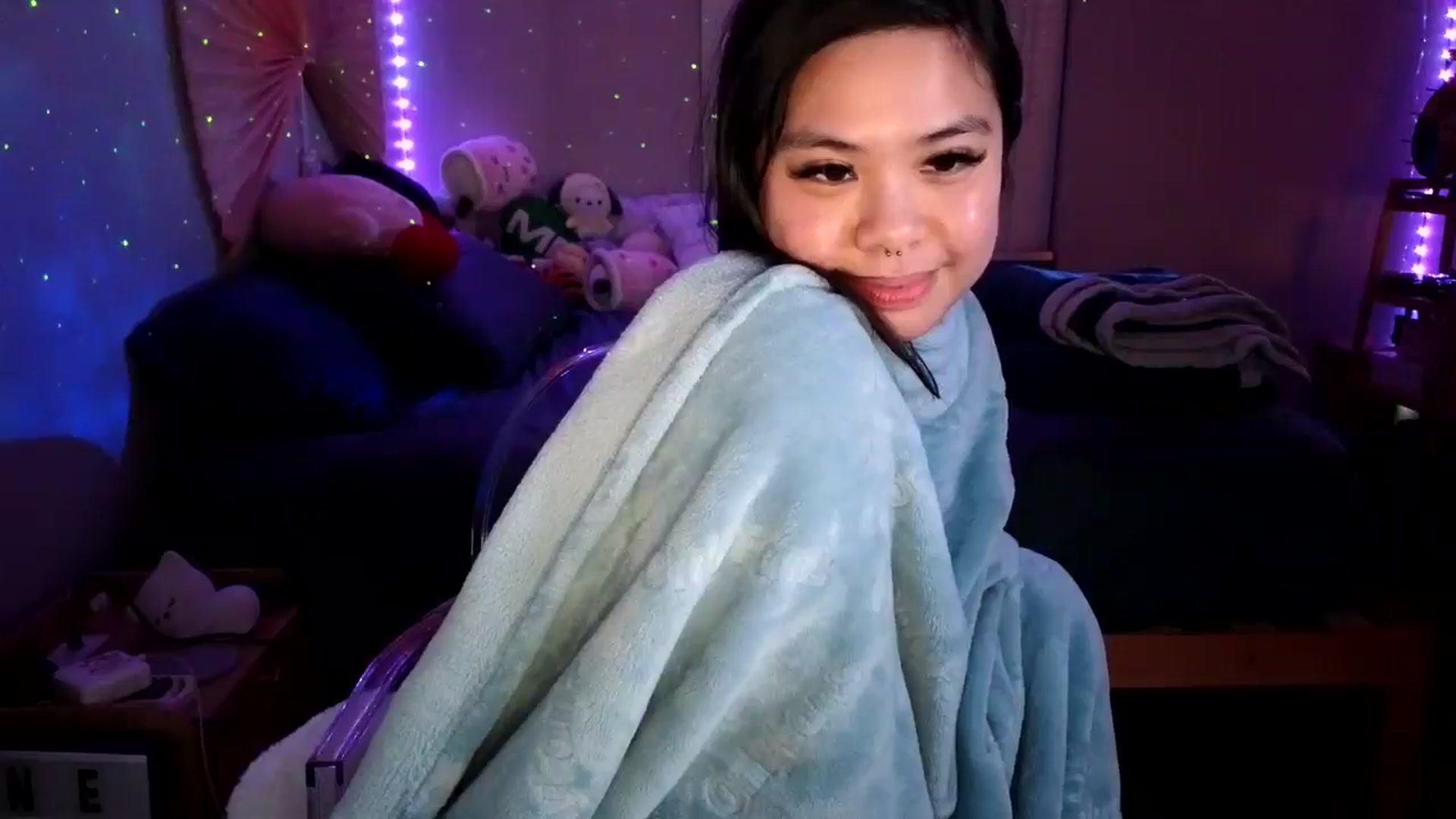 Gallery image thumbnail from dolllface's myfreecams stream on, 12/11/2024, 10:53 image 3 of 20