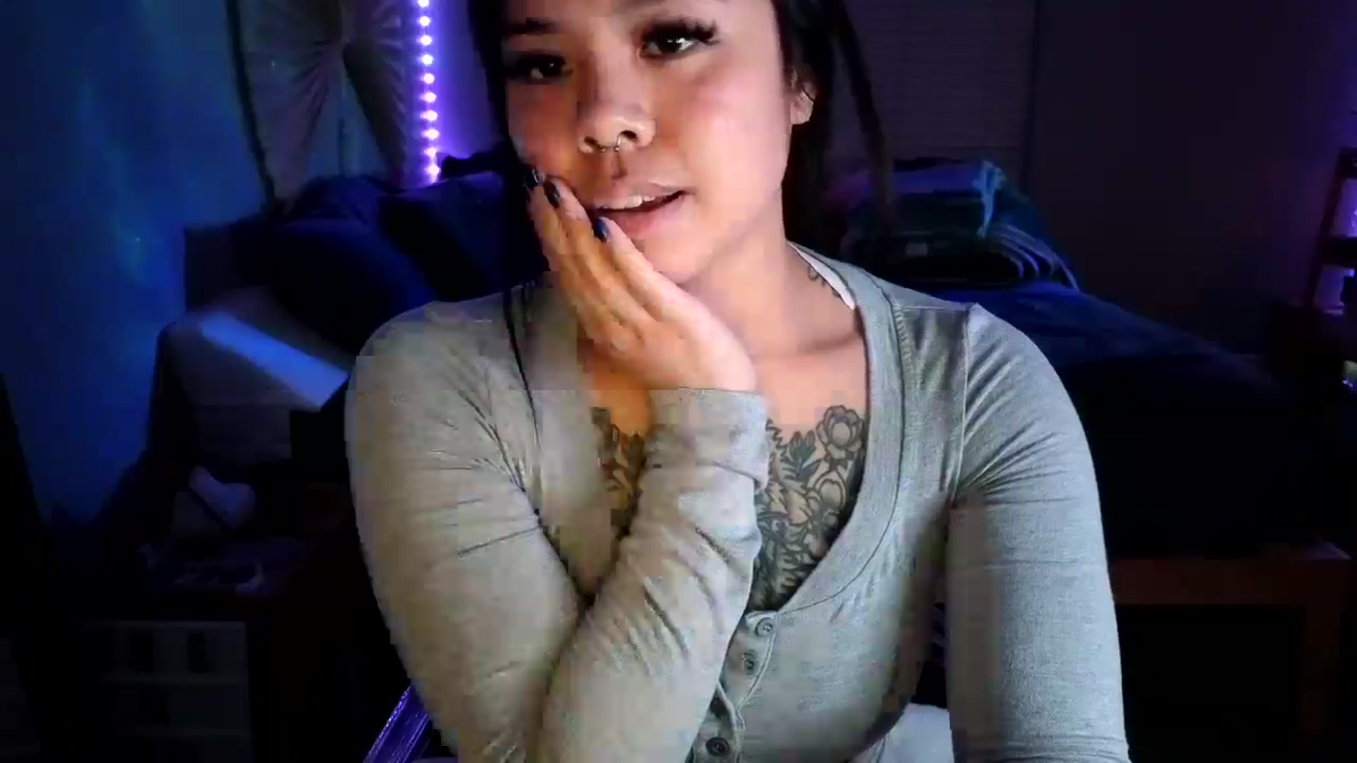 Gallery image thumbnail from dolllface's myfreecams stream on, 12/18/2024, 12:28 image 18 of 20