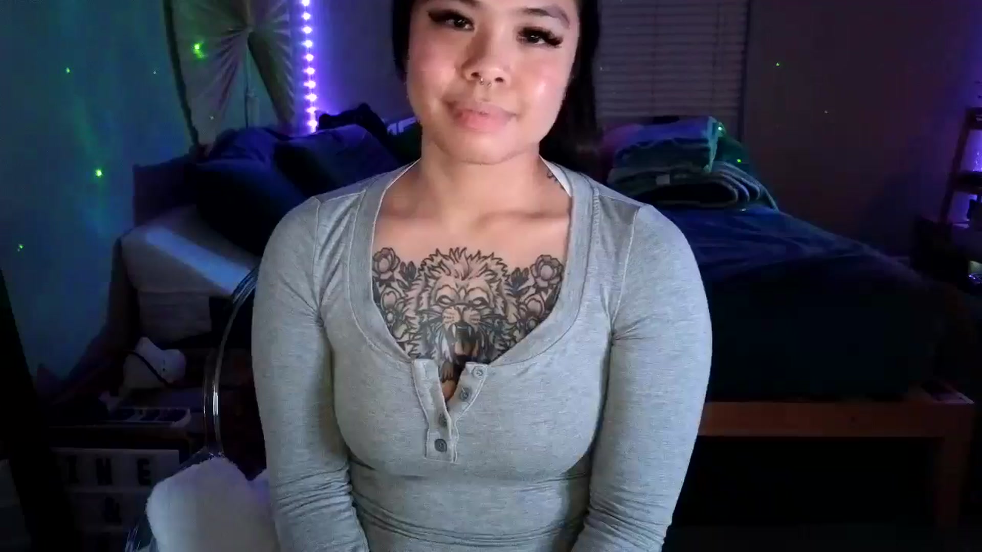 Gallery image thumbnail from dolllface's myfreecams stream on, 12/18/2024, 12:28 image 16 of 20