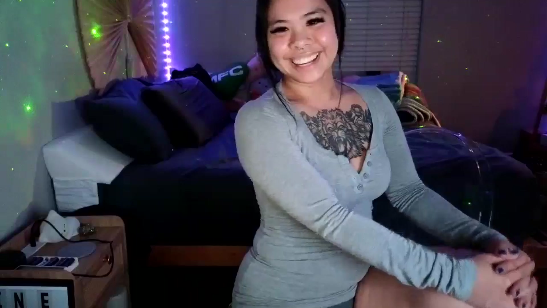 Gallery image thumbnail from dolllface's myfreecams stream on, 12/18/2024, 12:28 image 6 of 20