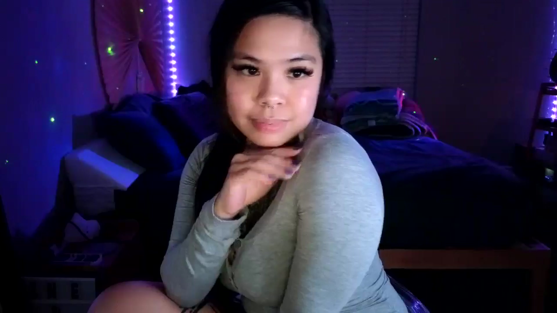 Gallery image thumbnail from dolllface's myfreecams stream on, 12/18/2024, 12:28 image 19 of 20