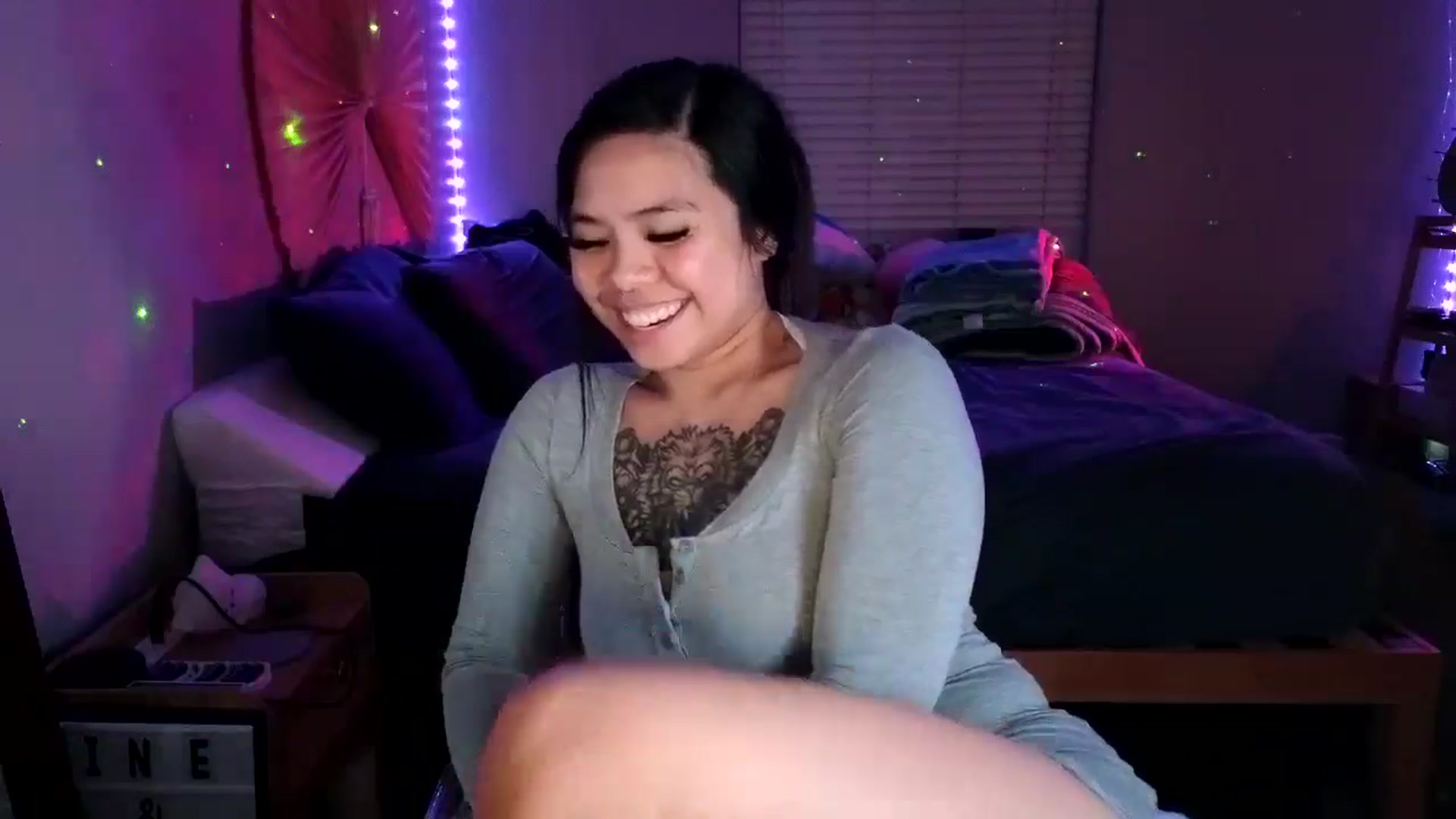 Gallery image thumbnail from dolllface's myfreecams stream on, 12/18/2024, 12:28 image 20 of 20