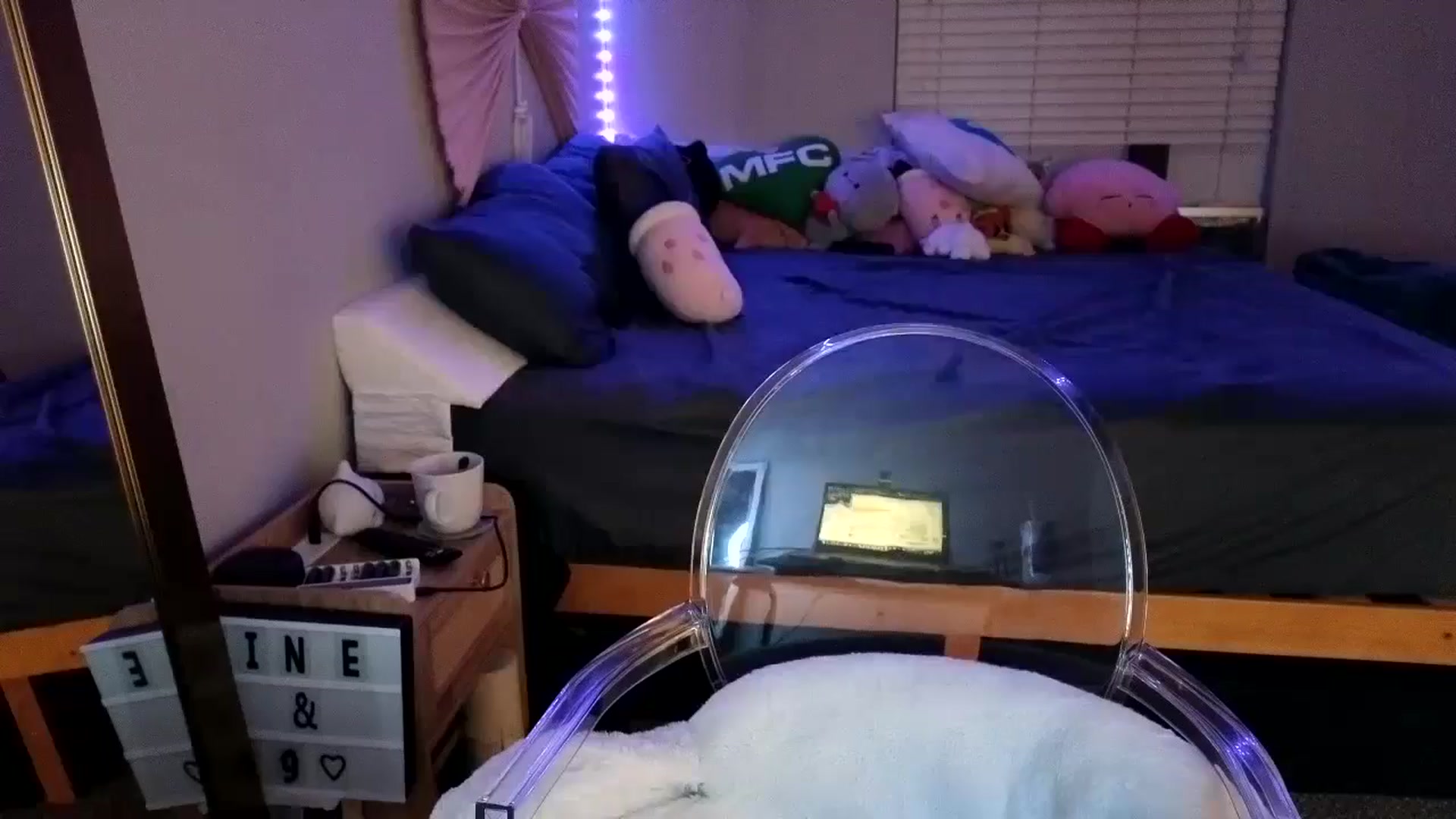 Gallery image thumbnail from dolllface's myfreecams stream on, 12/19/2024, 09:06 image 4 of 20