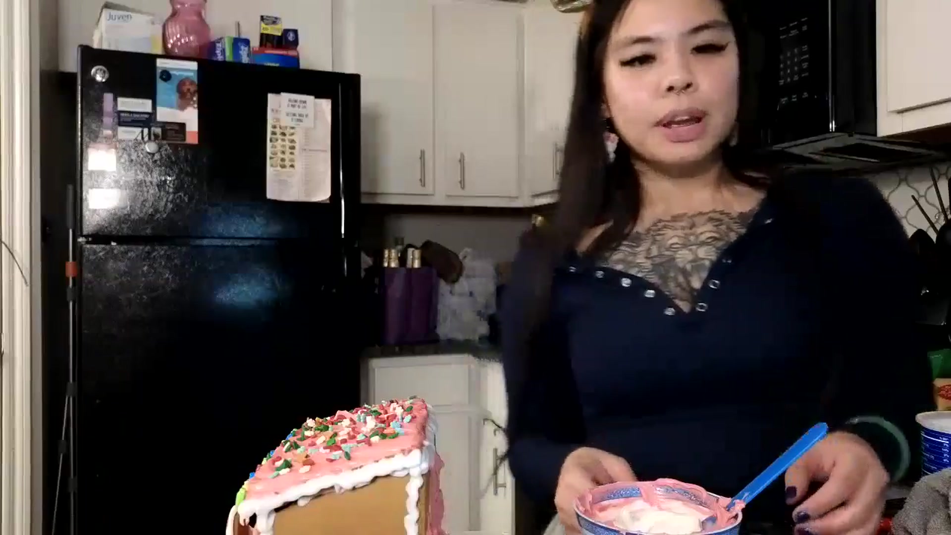 Gallery image thumbnail from dolllface's myfreecams stream on, 12/24/2024, 10:54 image 4 of 20