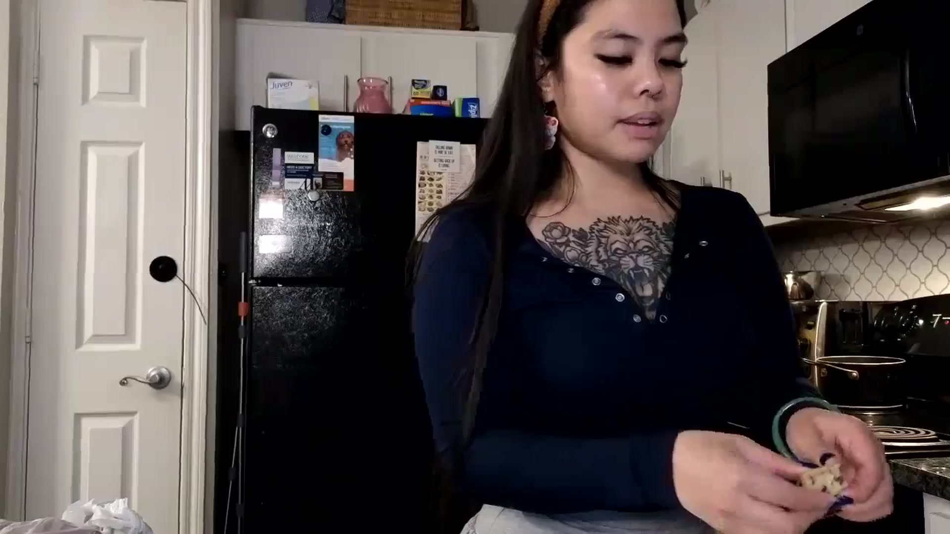 Gallery image thumbnail from dolllface's myfreecams stream on, 12/24/2024, 10:54 image 8 of 20