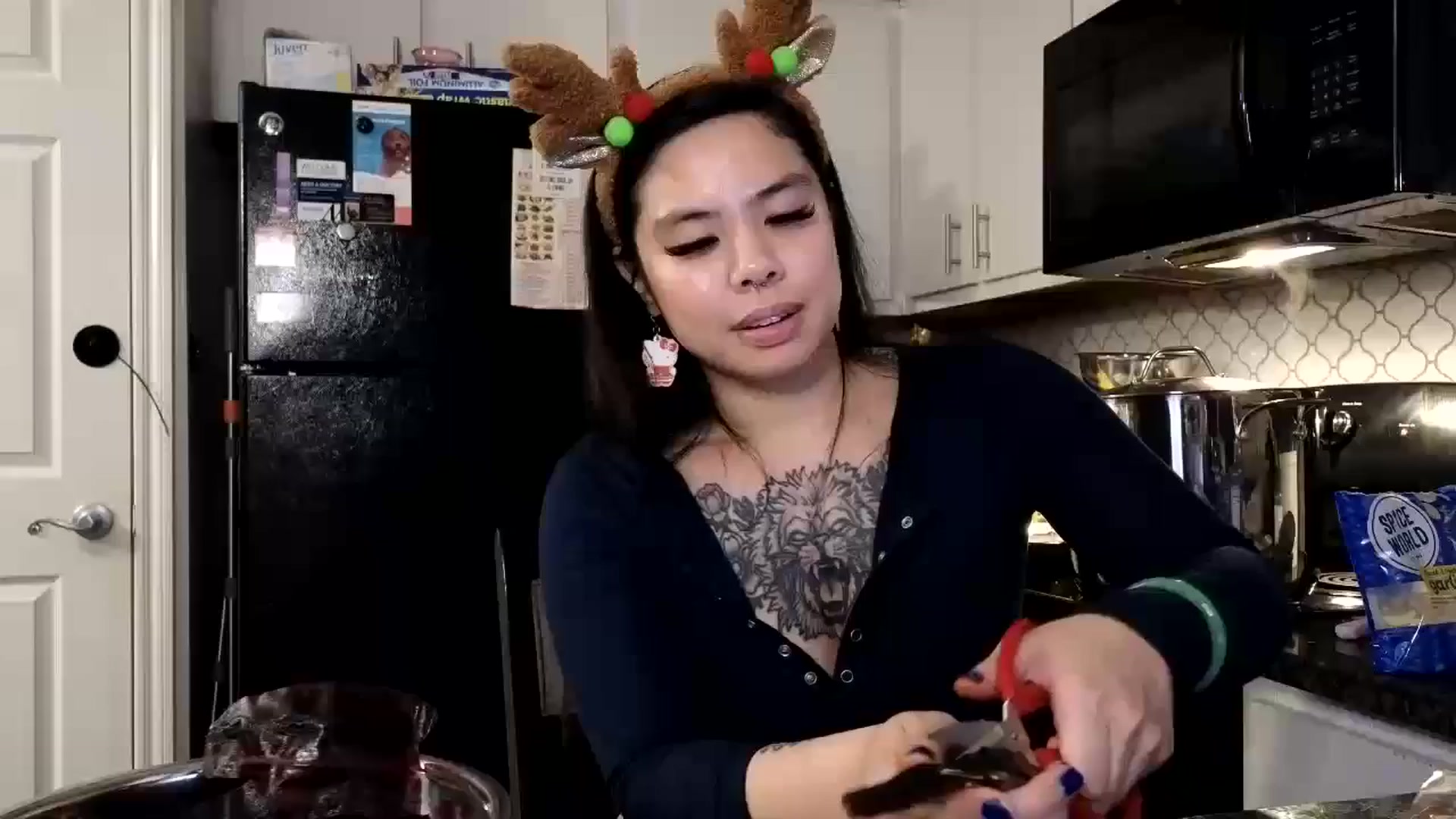 Gallery image thumbnail from dolllface's myfreecams stream on, 12/24/2024, 10:54 image 18 of 20