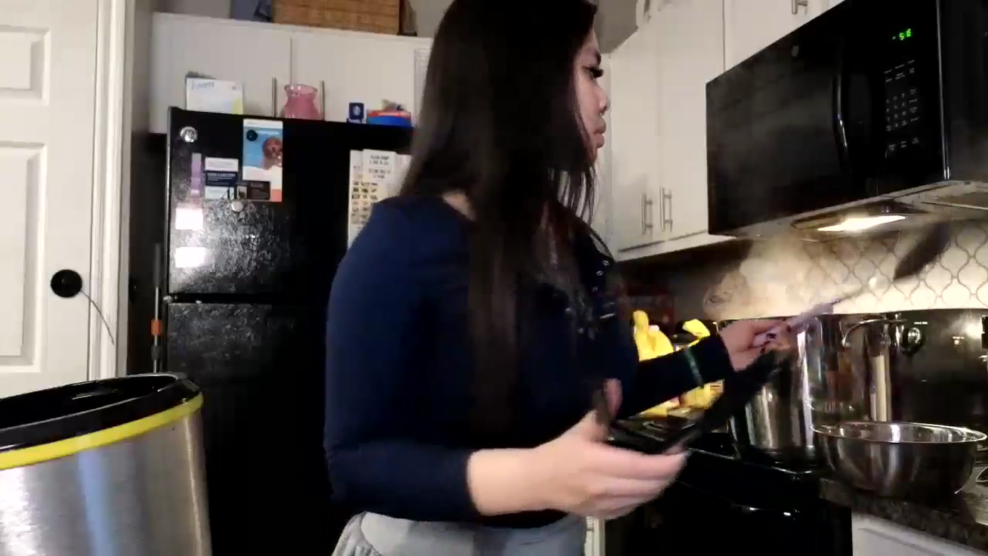 Gallery image thumbnail from dolllface's myfreecams stream on, 12/24/2024, 12:42 image 5 of 20