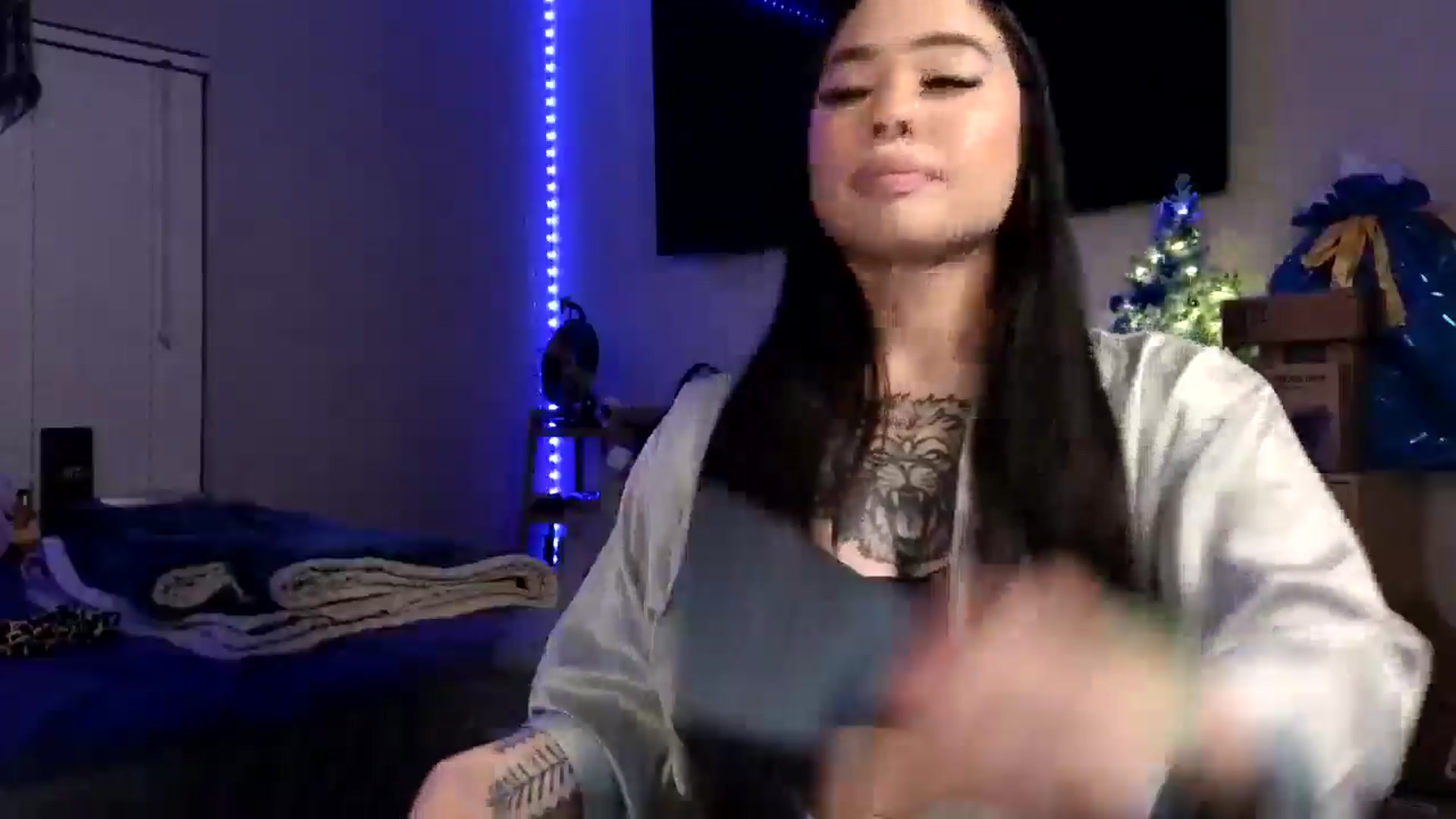 Gallery image thumbnail from dolllface's myfreecams stream on, 12/25/2024, 02:45 image 8 of 20