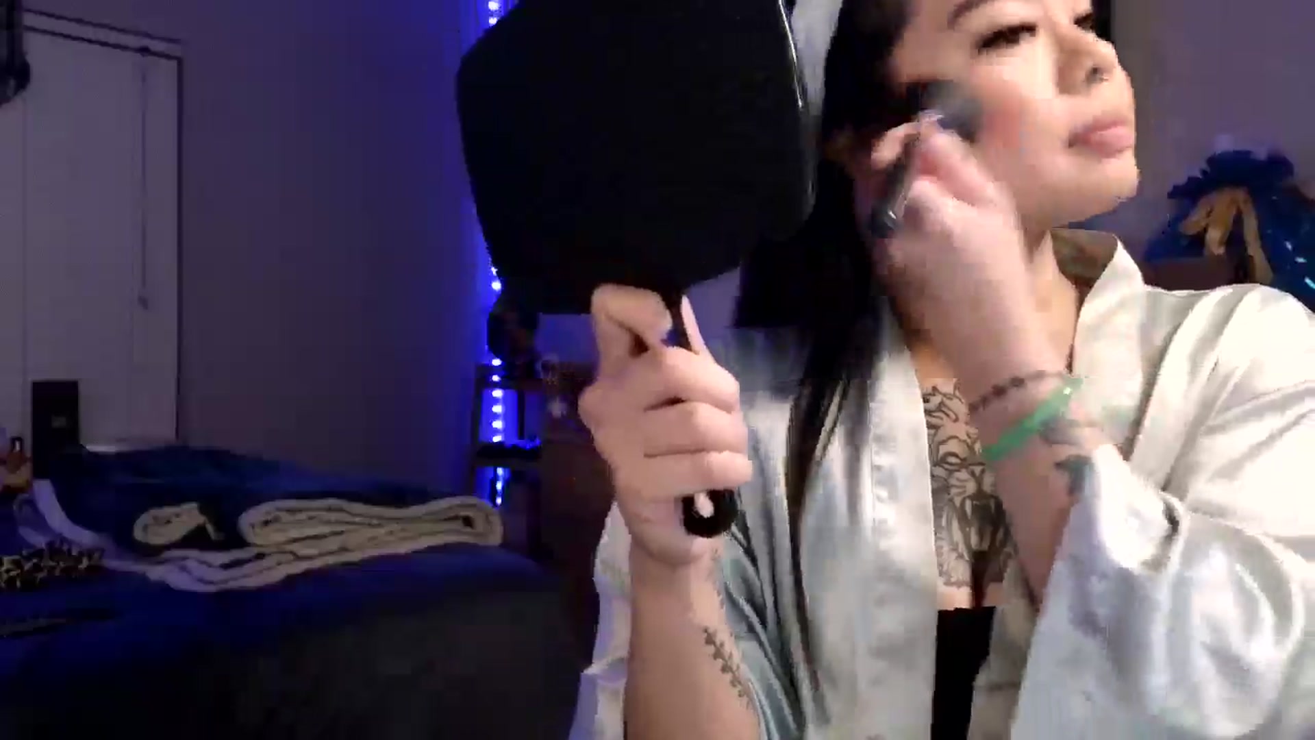 Gallery image thumbnail from dolllface's myfreecams stream on, 12/25/2024, 02:45 image 5 of 20