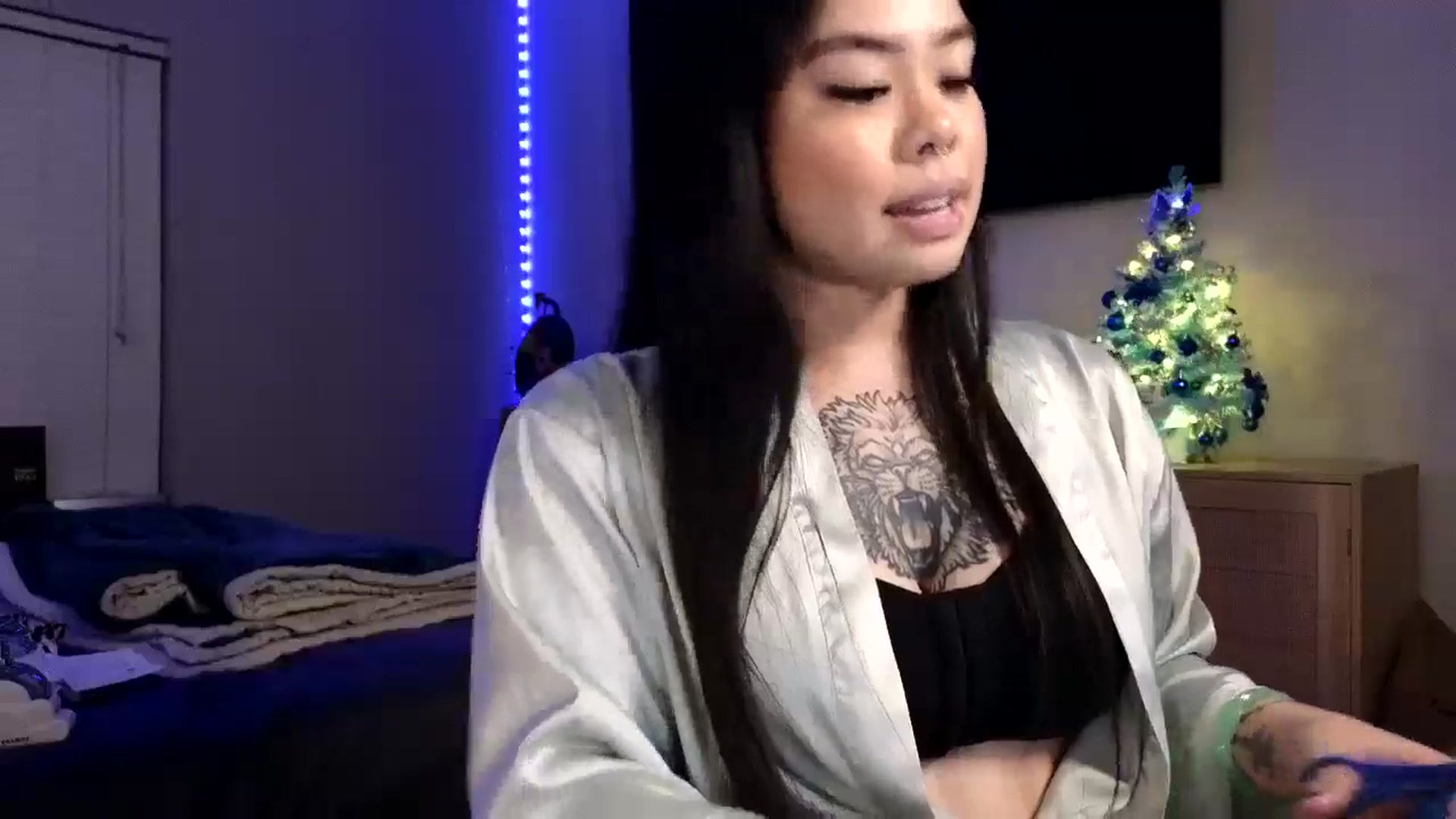 Gallery image thumbnail from dolllface's myfreecams stream on, 12/25/2024, 02:45 image 18 of 20