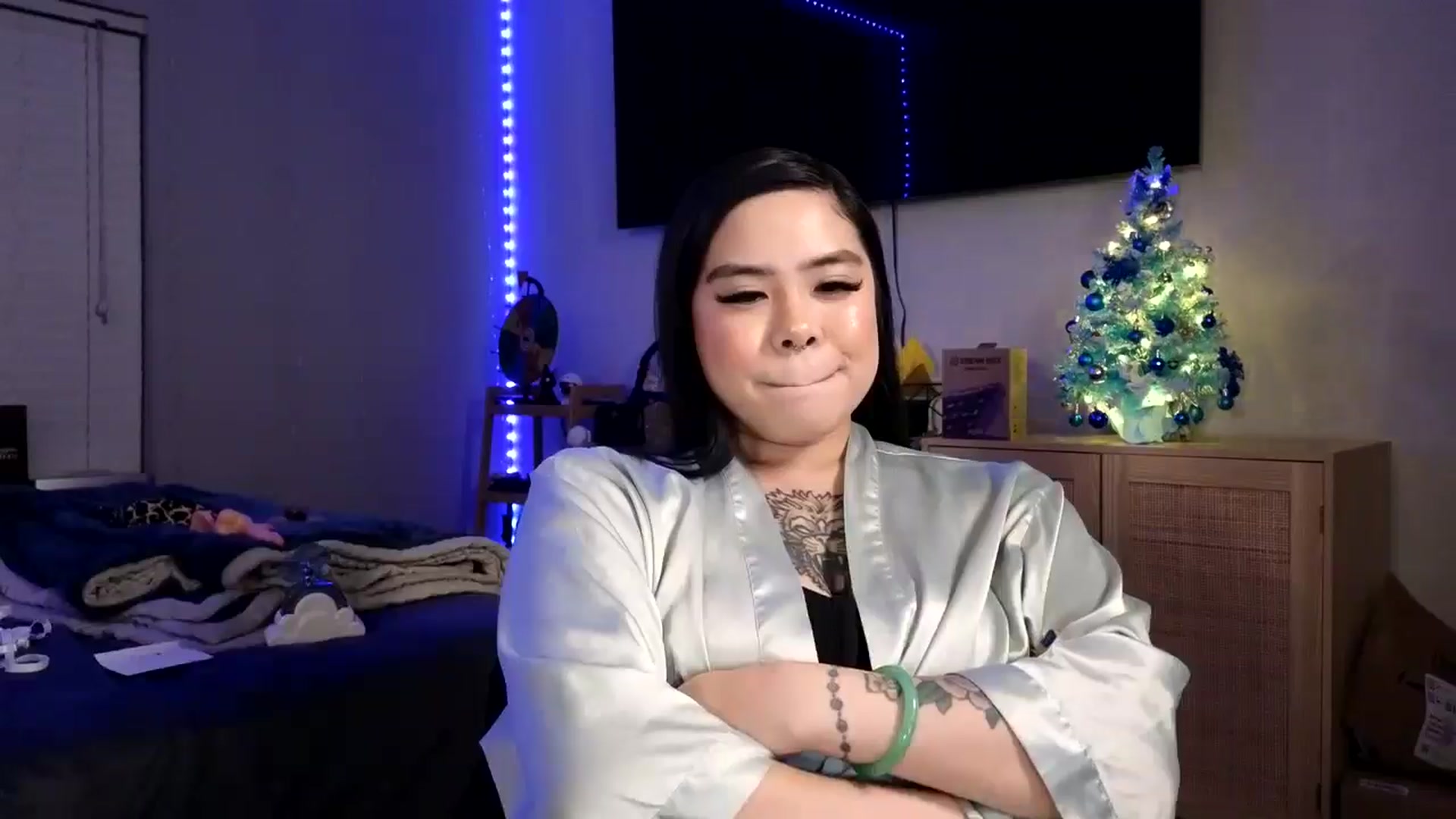Gallery image thumbnail from dolllface's myfreecams stream on, 12/25/2024, 02:45 image 19 of 20