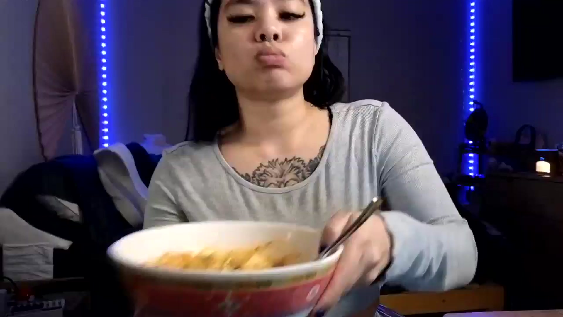 Gallery image thumbnail from dolllface's myfreecams stream on, 12/27/2024, 03:40 image 1 of 20