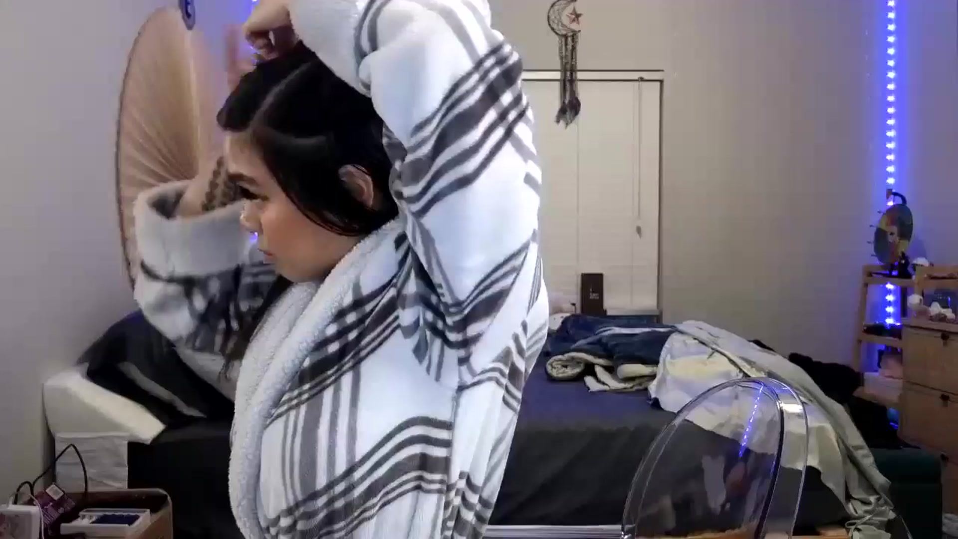 Gallery image thumbnail from dolllface's myfreecams stream on, 12/29/2024, 03:48 image 13 of 20