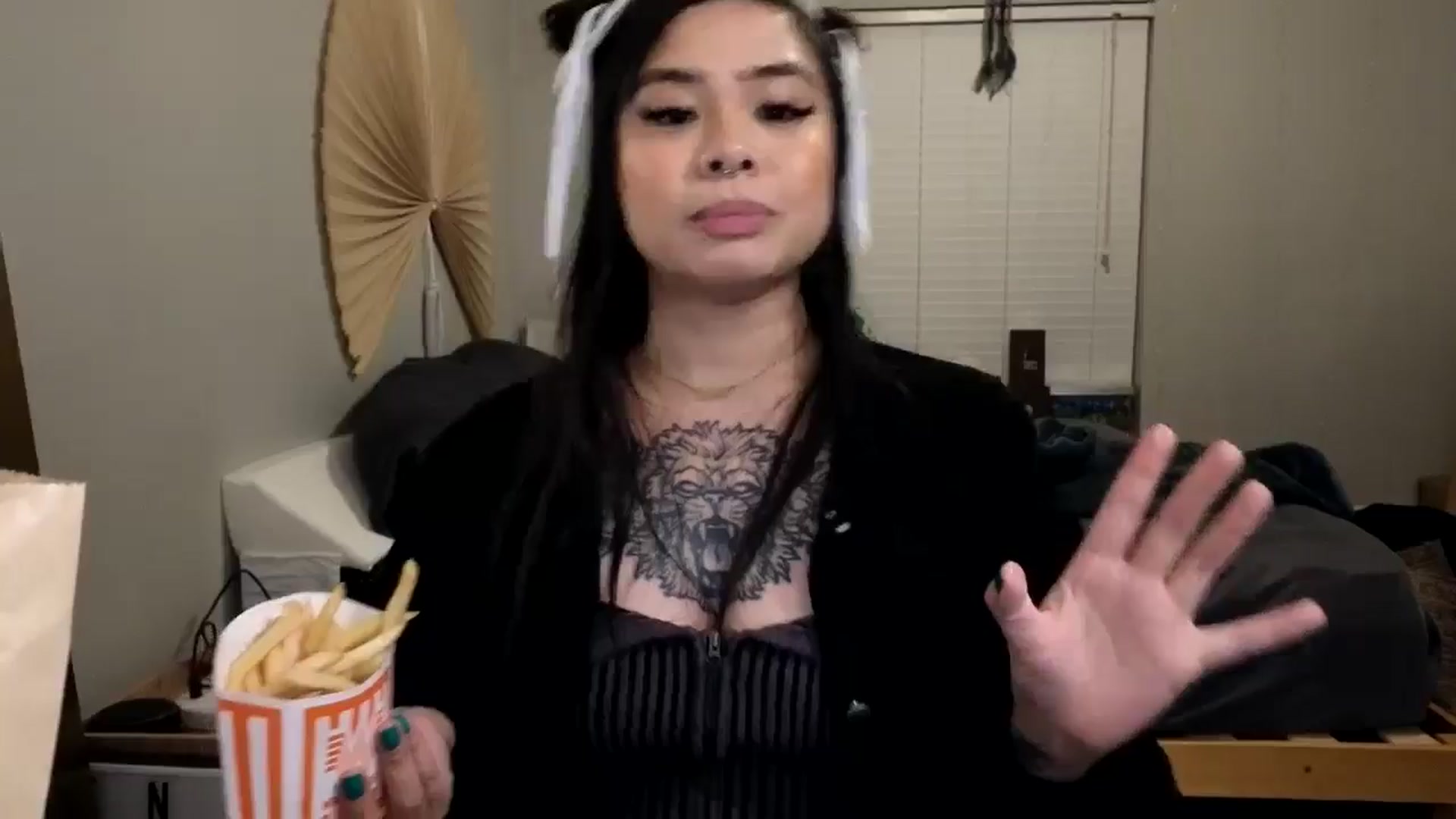 Gallery image thumbnail from dolllface's myfreecams stream on, 12/29/2024, 14:34 image 1 of 20