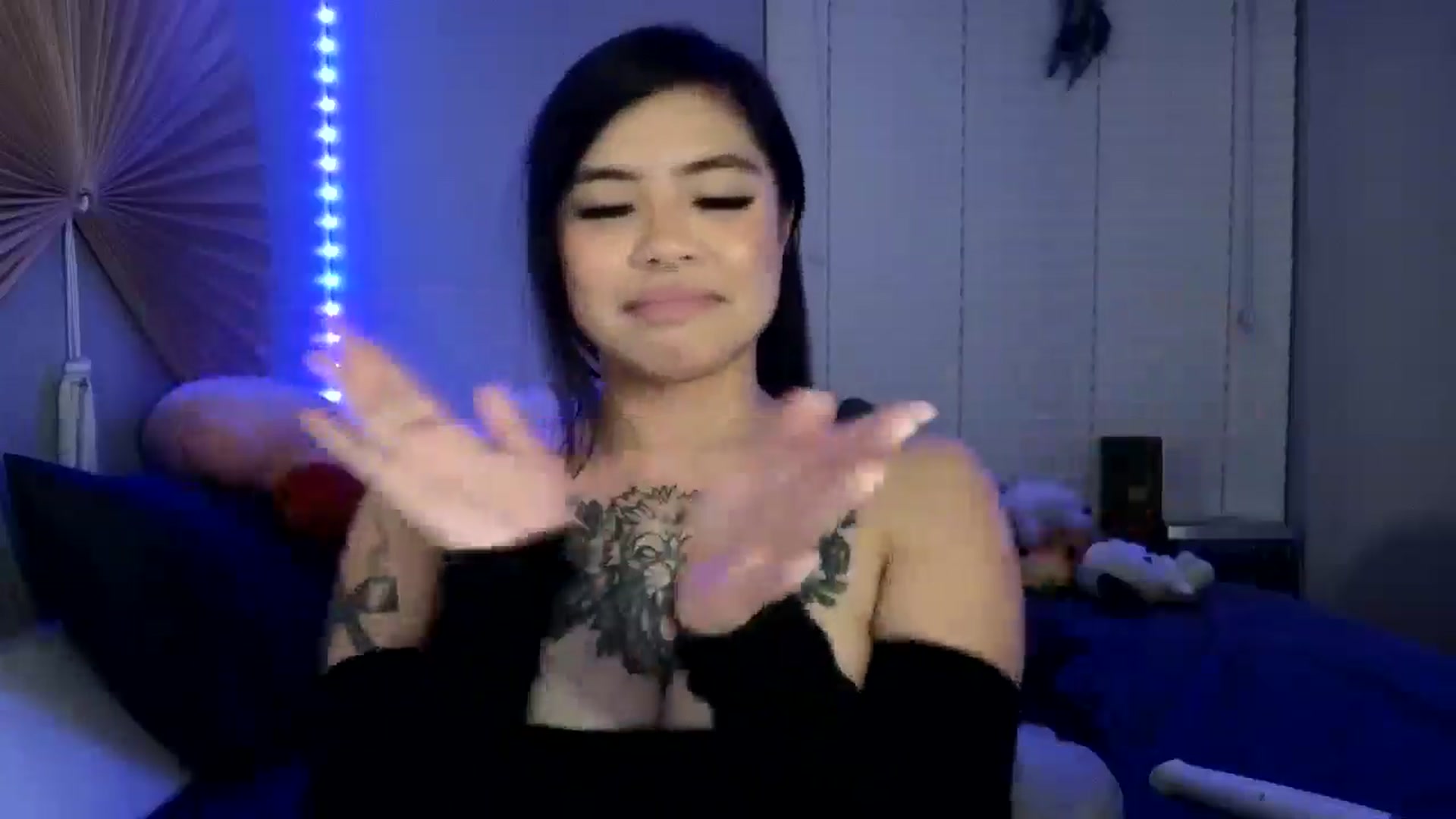 Gallery image thumbnail from dolllface's myfreecams stream on, 12/30/2024, 11:31 image 2 of 20