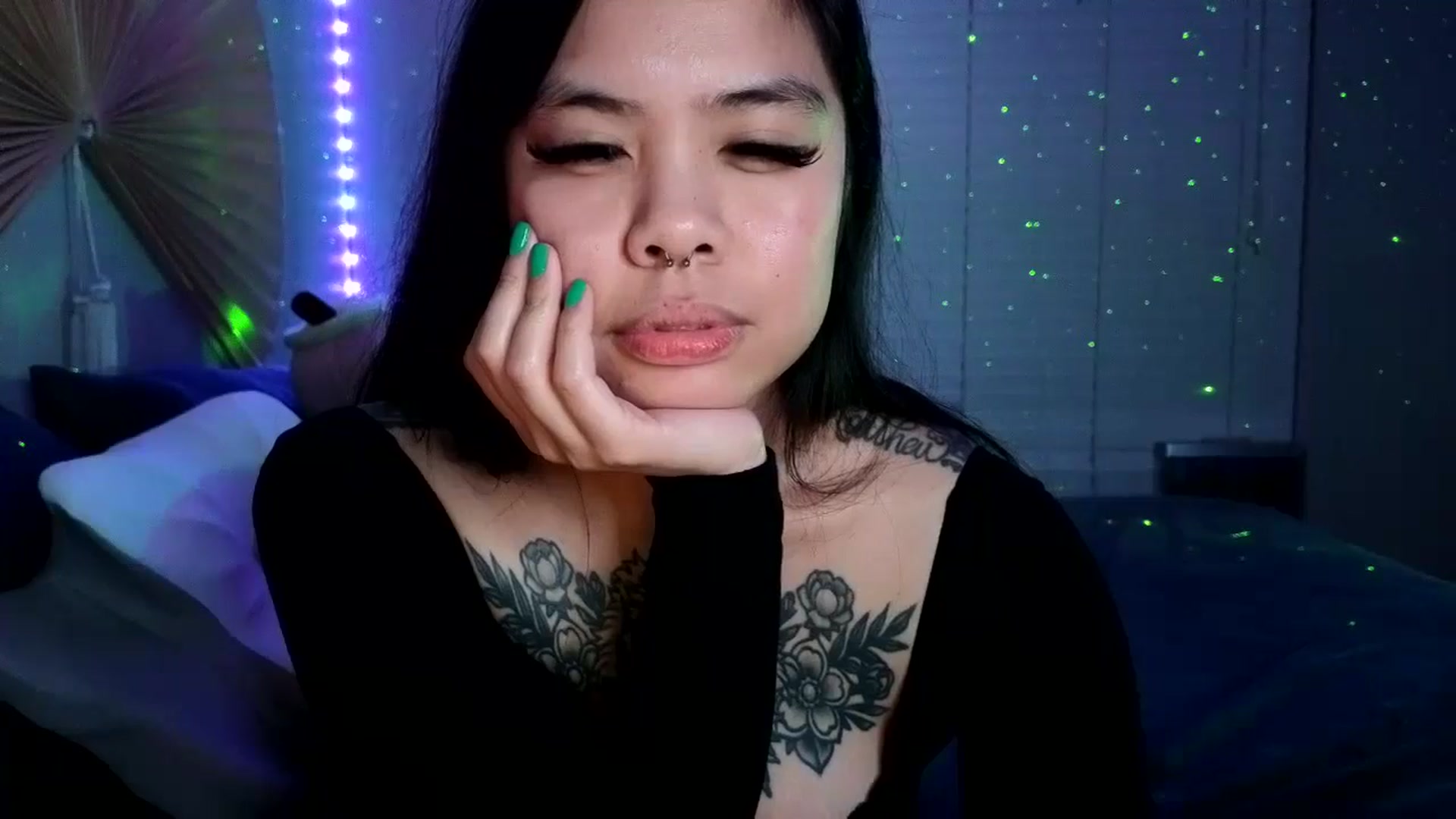 Gallery image thumbnail from dolllface's myfreecams stream on, 12/31/2024, 12:16 image 3 of 20