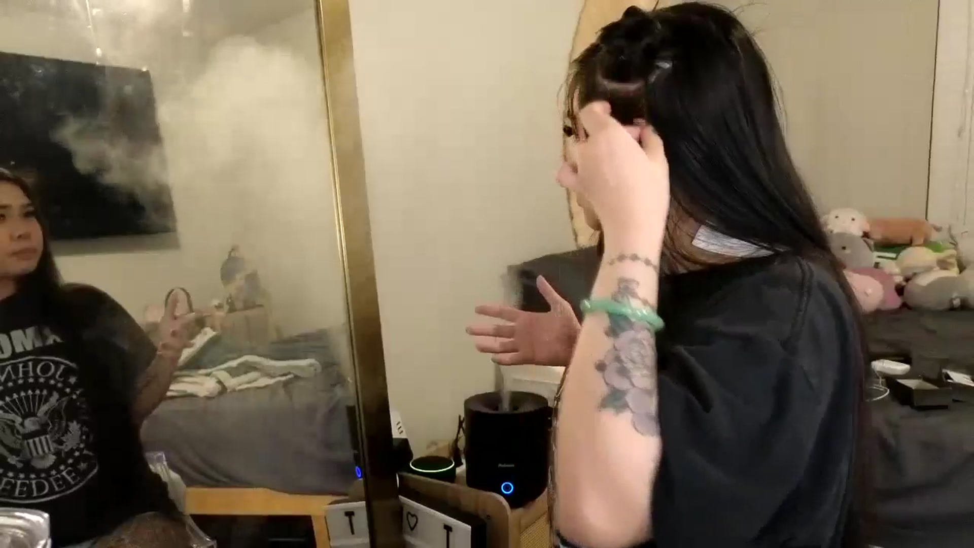 Gallery image thumbnail from dolllface's myfreecams stream on, 01/01/2025, 03:46 image 14 of 20